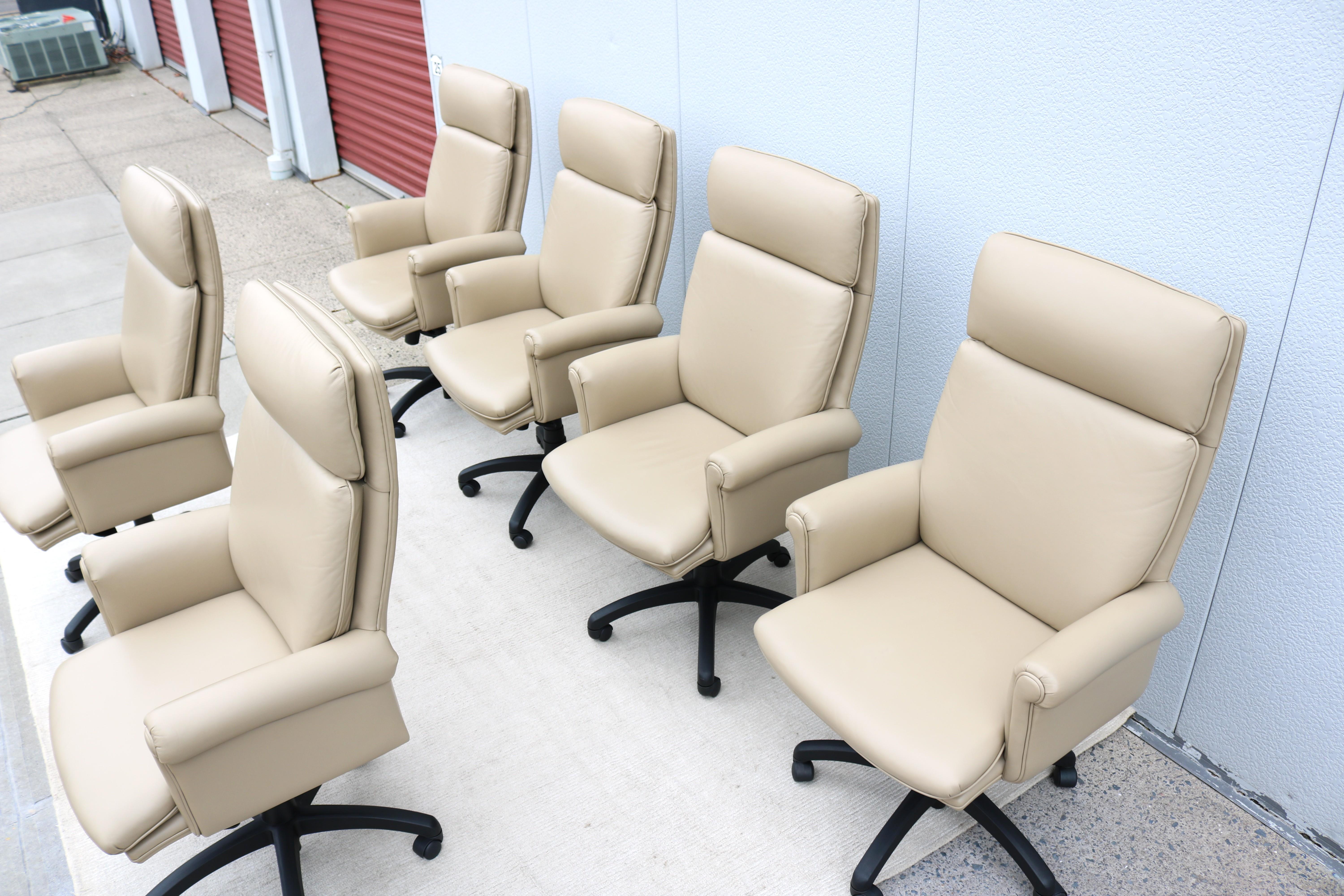 Classic Cabot Wrenn Caesar High Back Regency Taupe Leather Swivel Desk Chair (chaise de bureau pivotante en cuir taupe) en vente 2