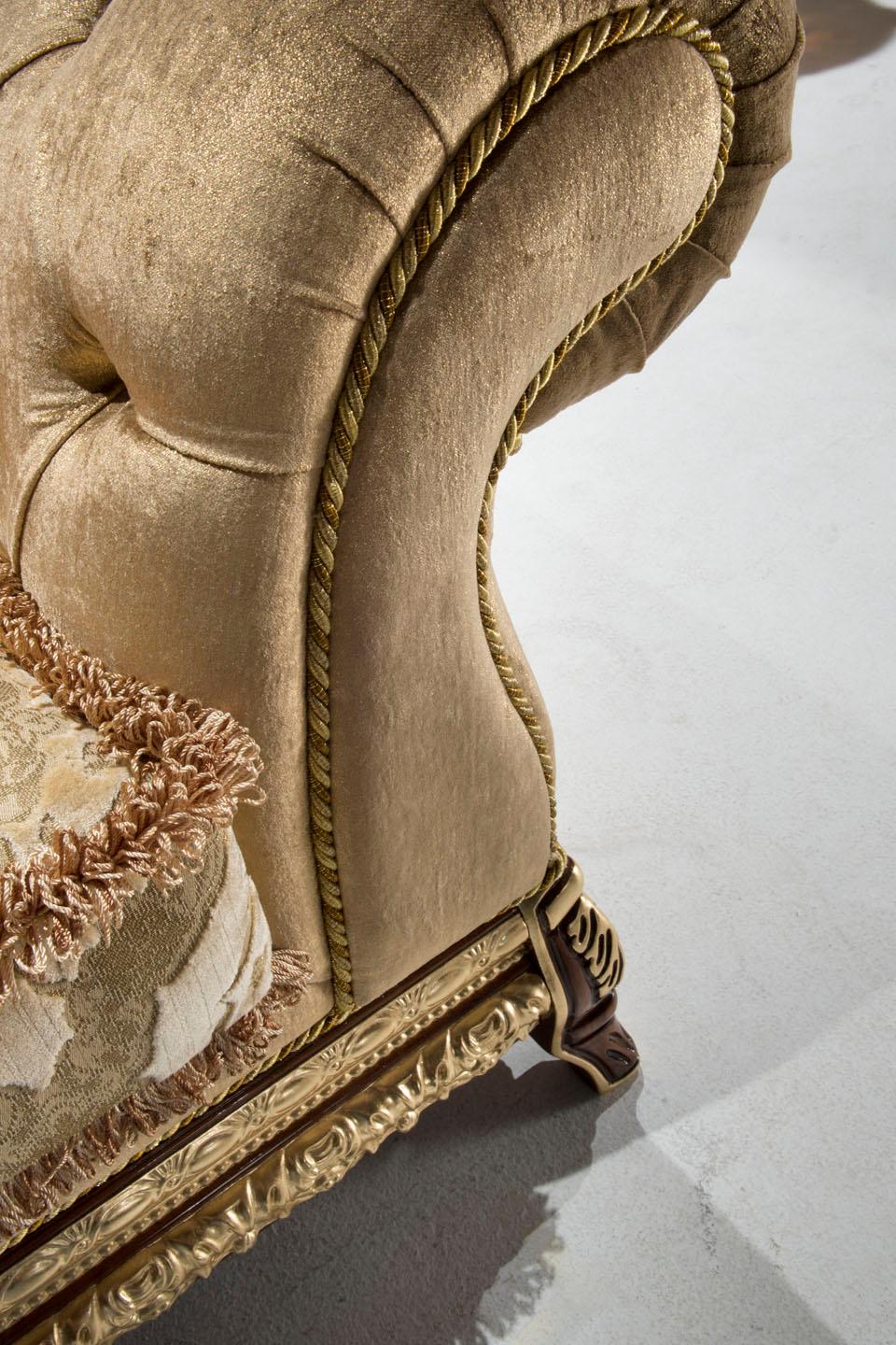 Classic Capitonne Armchair in Ivory Velvet Fabric by Modenese Gastone en vente 2
