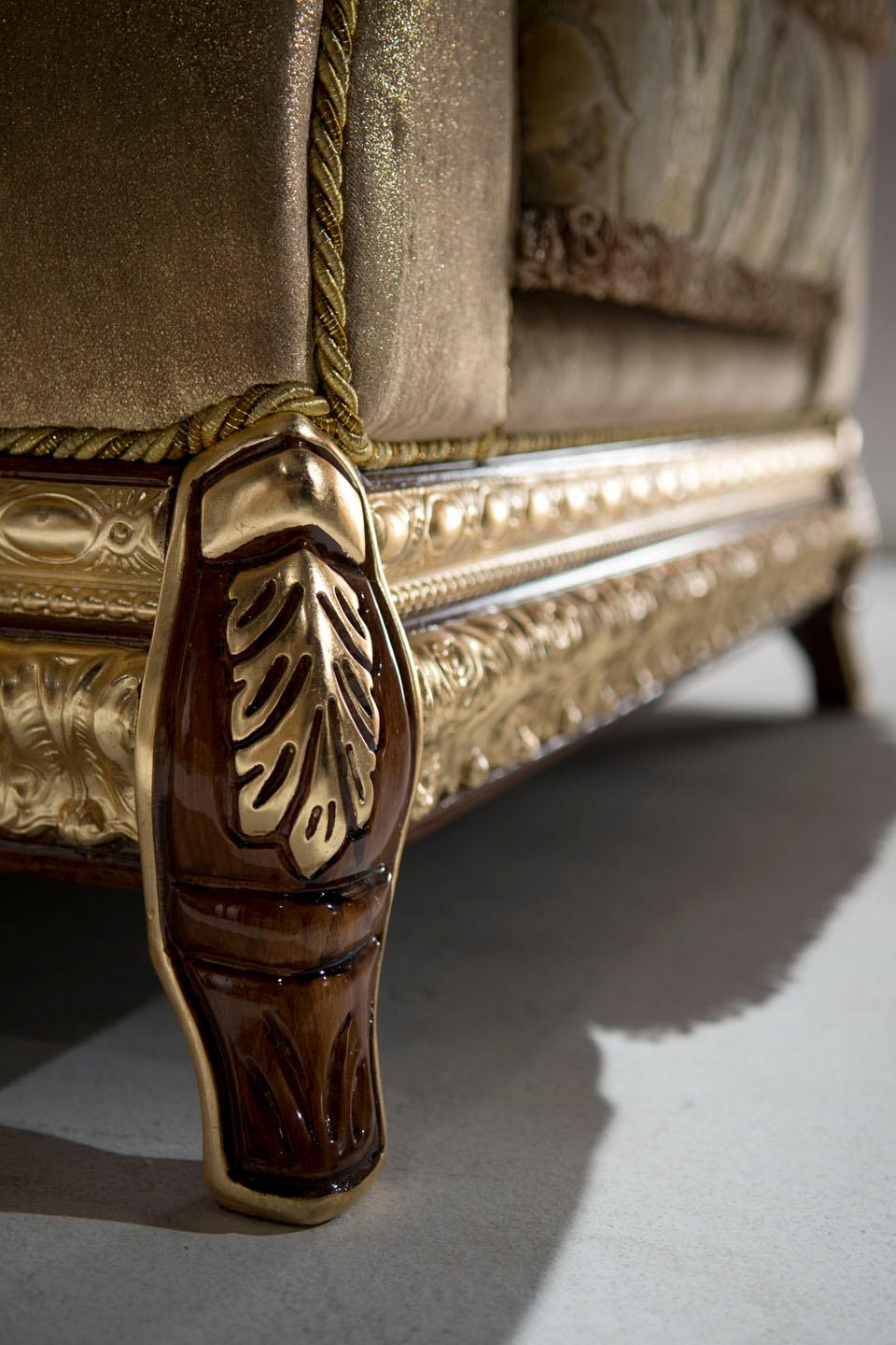 Classic Capitonne Armchair in Ivory Velvet Fabric by Modenese Gastone en vente 4