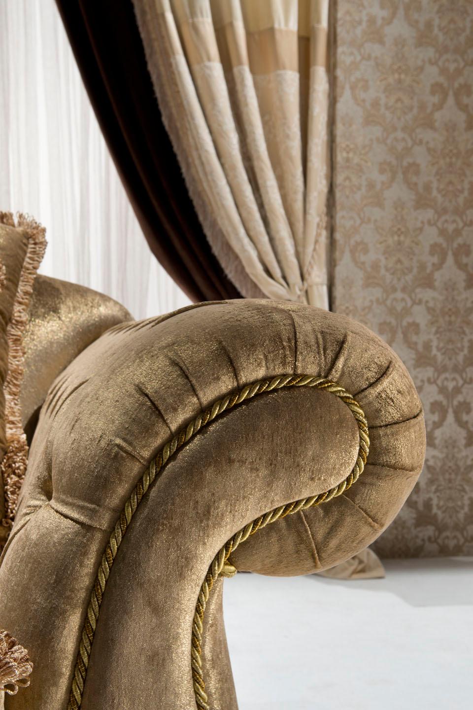 Classic Capitonne Armchair in Ivory Velvet Fabric by Modenese Gastone en vente 1