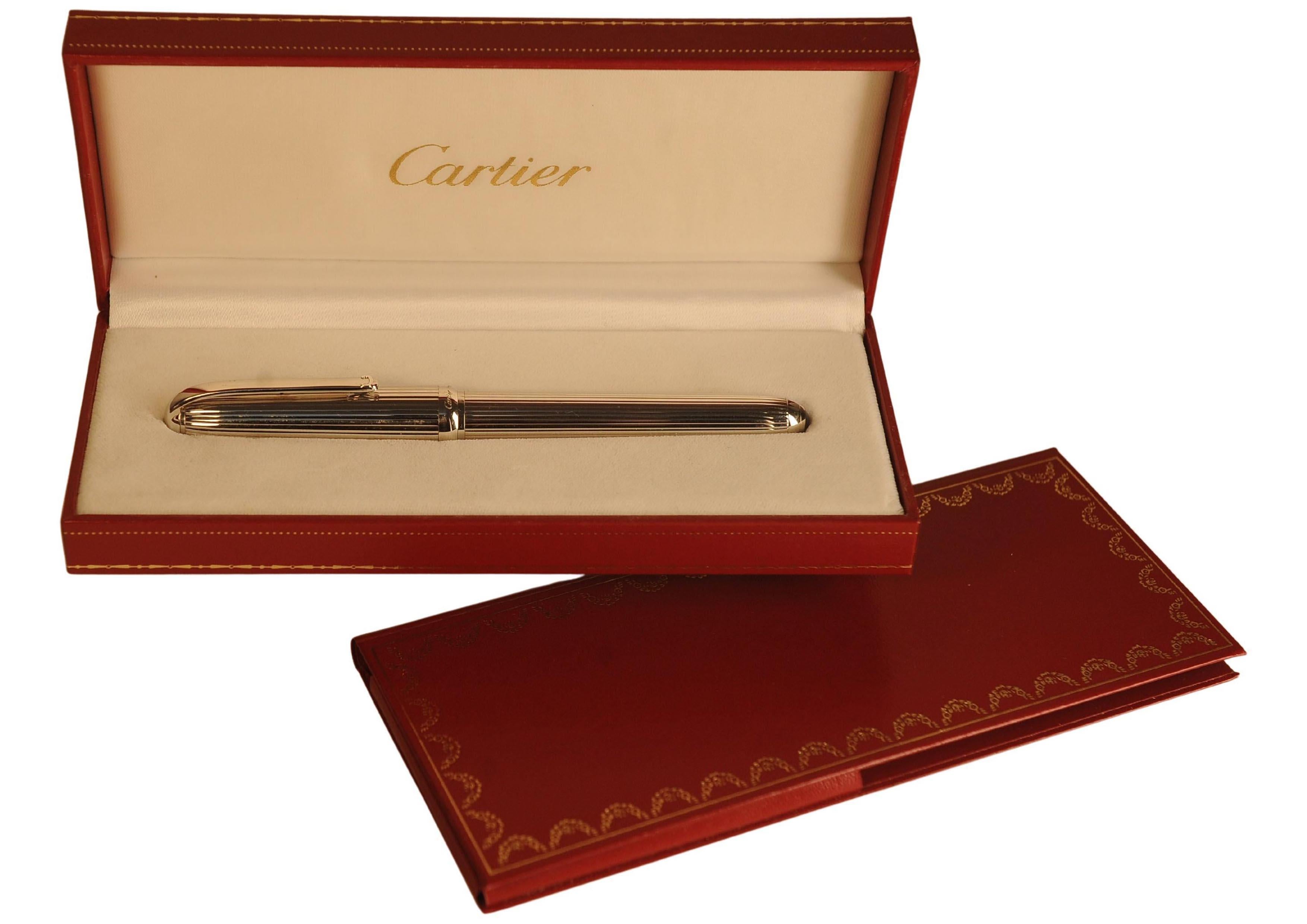 Penna stilografica classica Cartier Stylo Plume 'M' con pennino in oro 18 ct.