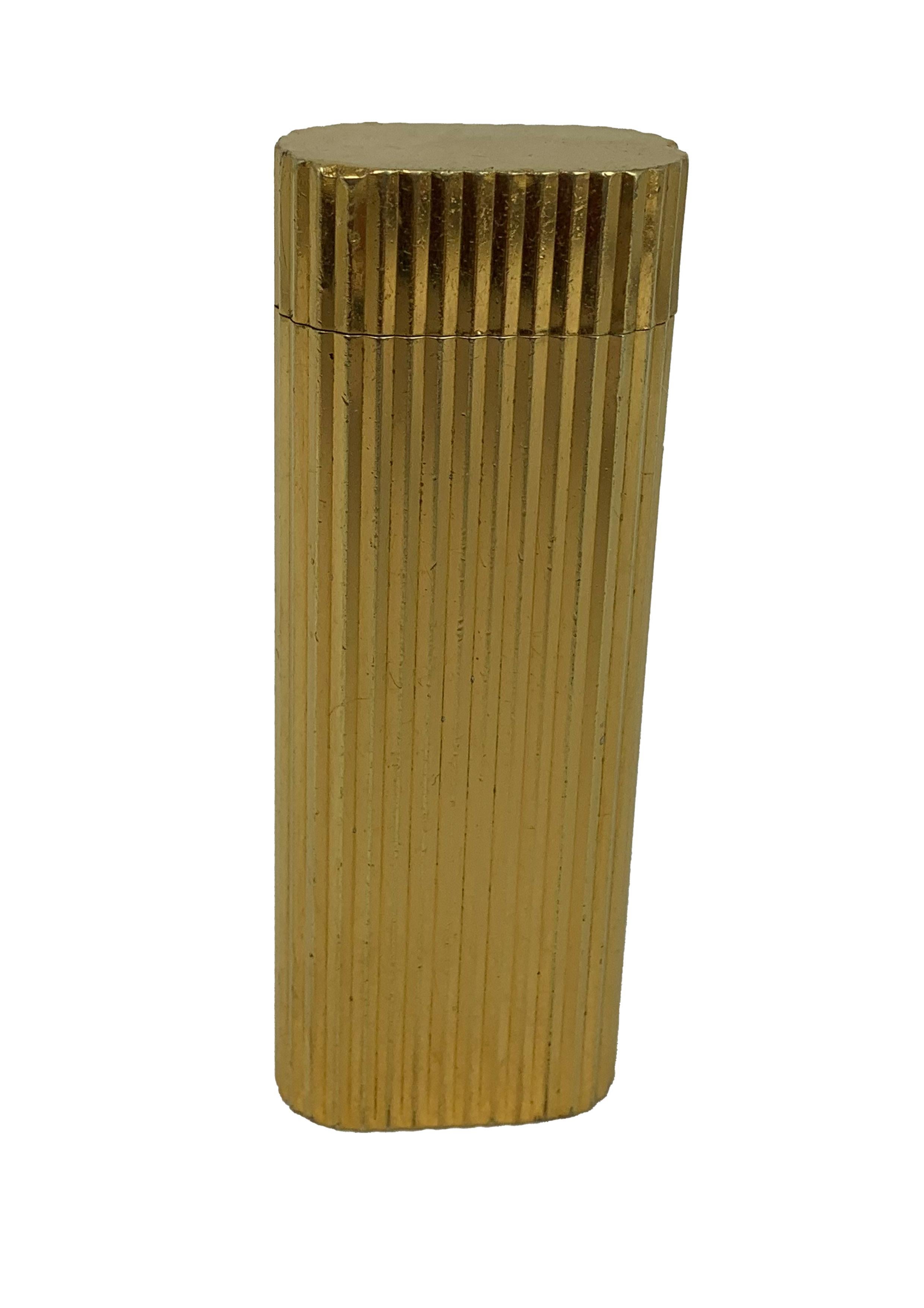 Encendedor clásico Cartier chapado en oro de 18 ct En caja y funda Cartier de terciopelo en venta 8