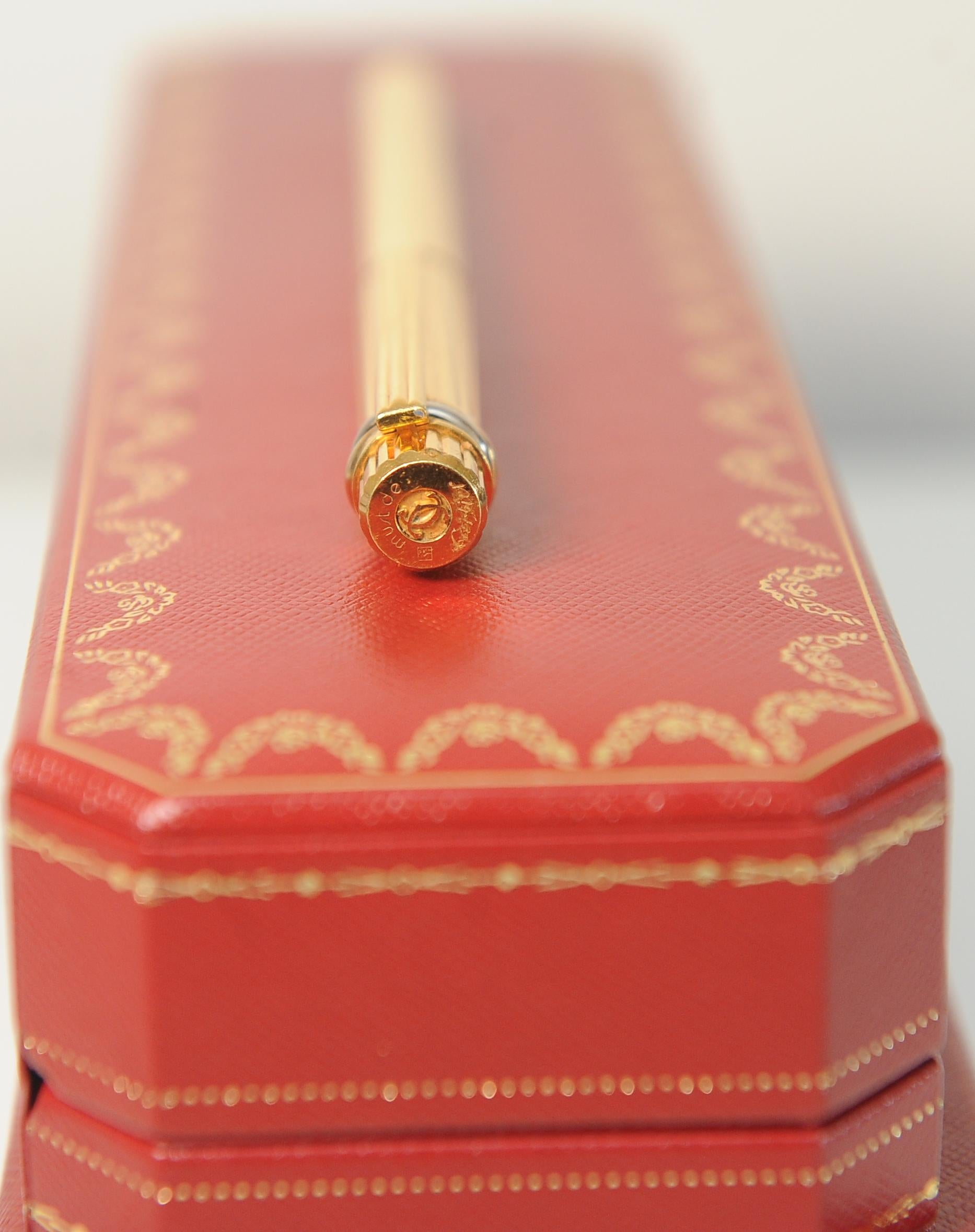 Classic Cartier 18ct Gold Plated Ribbed Trinity Rollerball Pen & Cartier Box For Sale 7