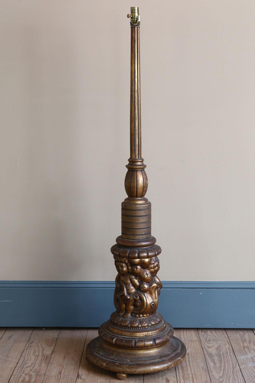 Klassische geschnitzte italienische Stehlampe, Renaissance-Revival-Stil 2