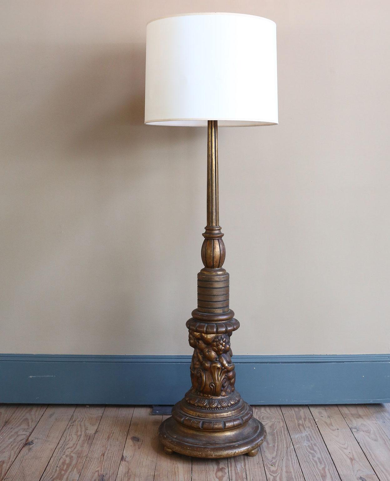Klassische geschnitzte italienische Stehlampe, Renaissance-Revival-Stil (Neorenaissance)
