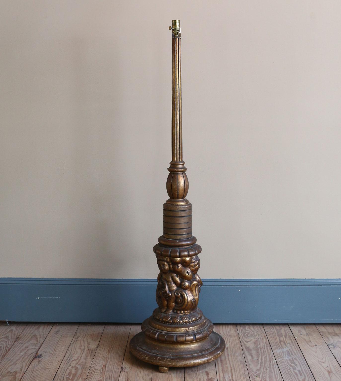 Klassische geschnitzte italienische Stehlampe, Renaissance-Revival-Stil (Vergoldetes Holz)