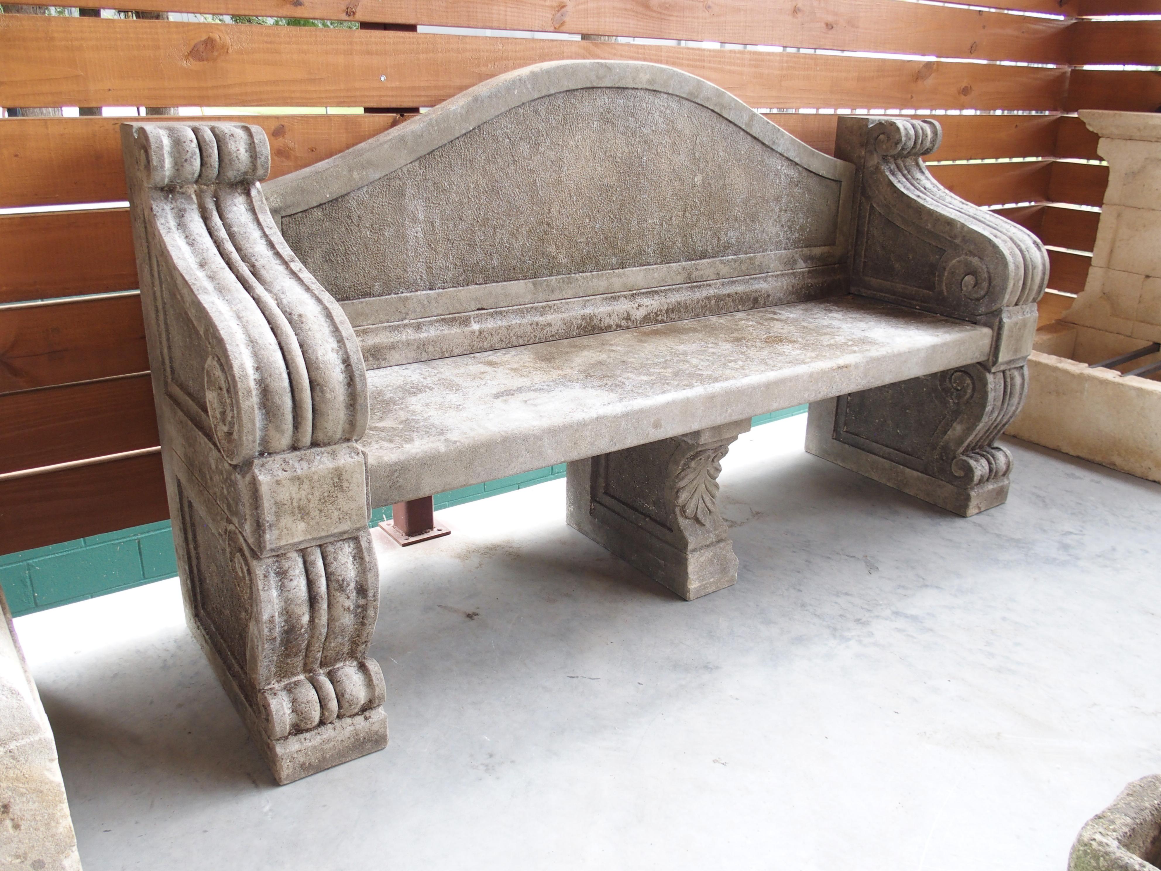 italien Banc de parc classique en pierre calcaire sculptée du nord de l'Italie en vente