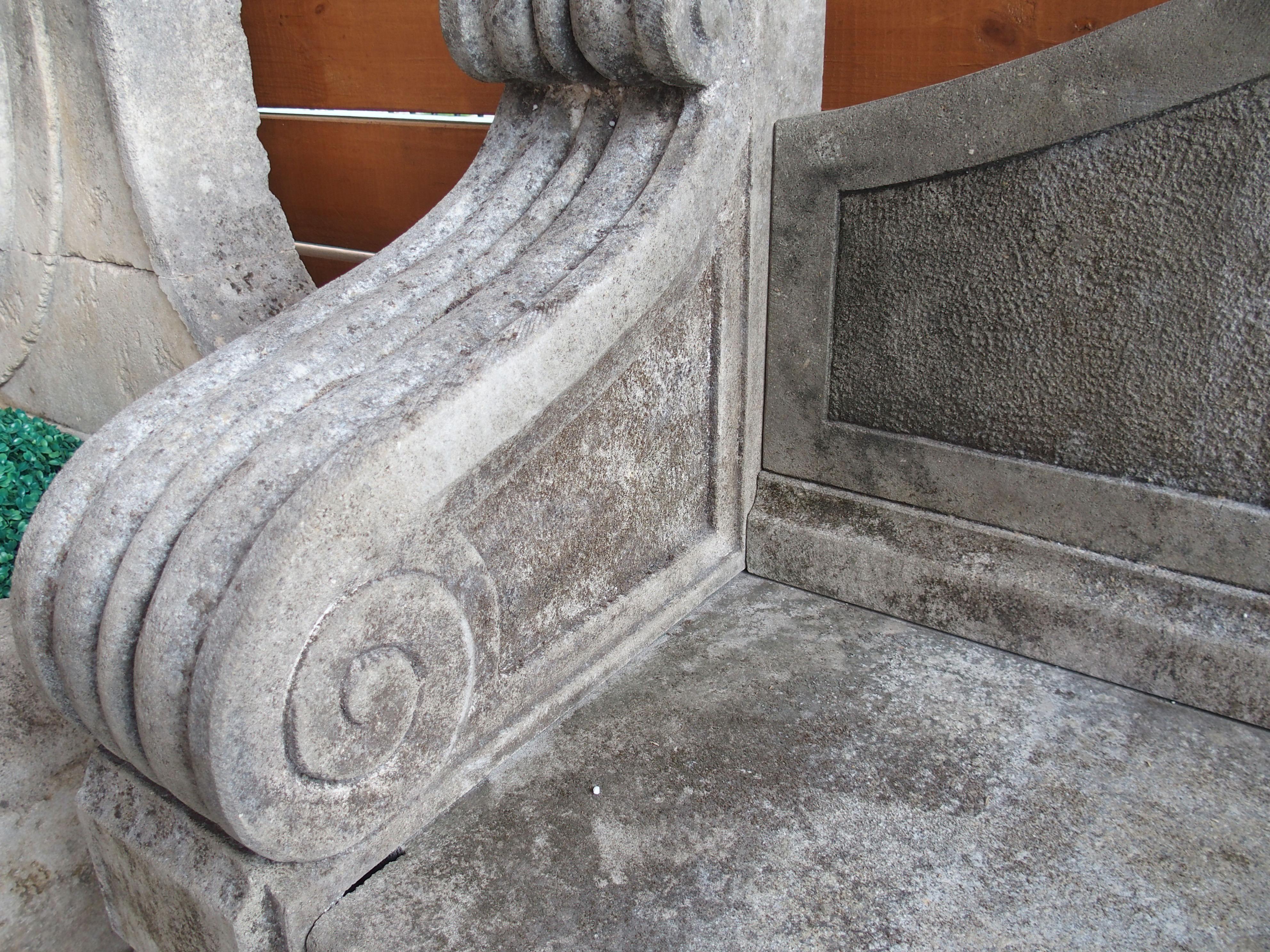 Banc de parc classique en pierre calcaire sculptée du nord de l'Italie en vente 1