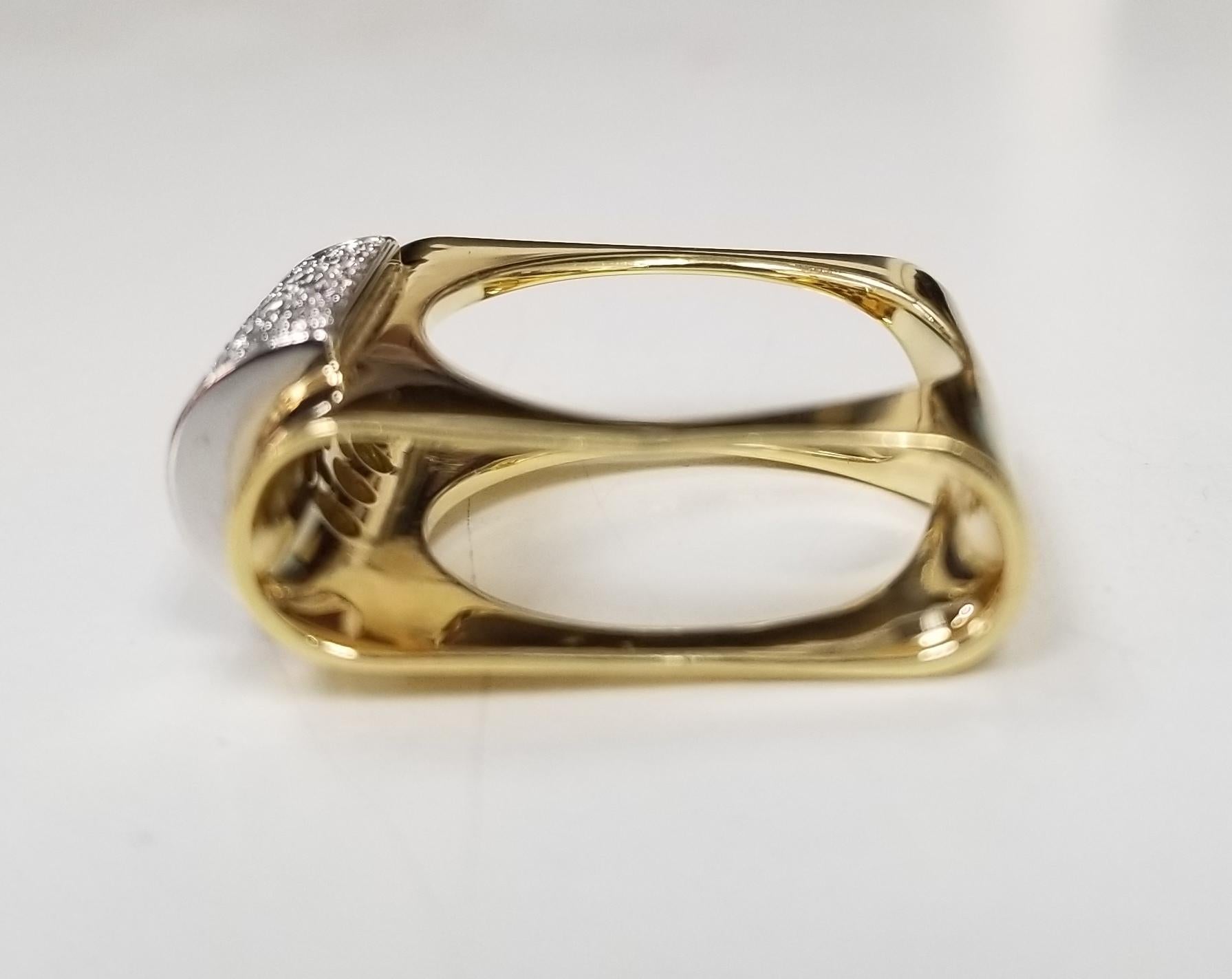Modern Classic Casa Gi. 18 Karat Yellow Gold and Diamond Unique Open Design Ring For Sale