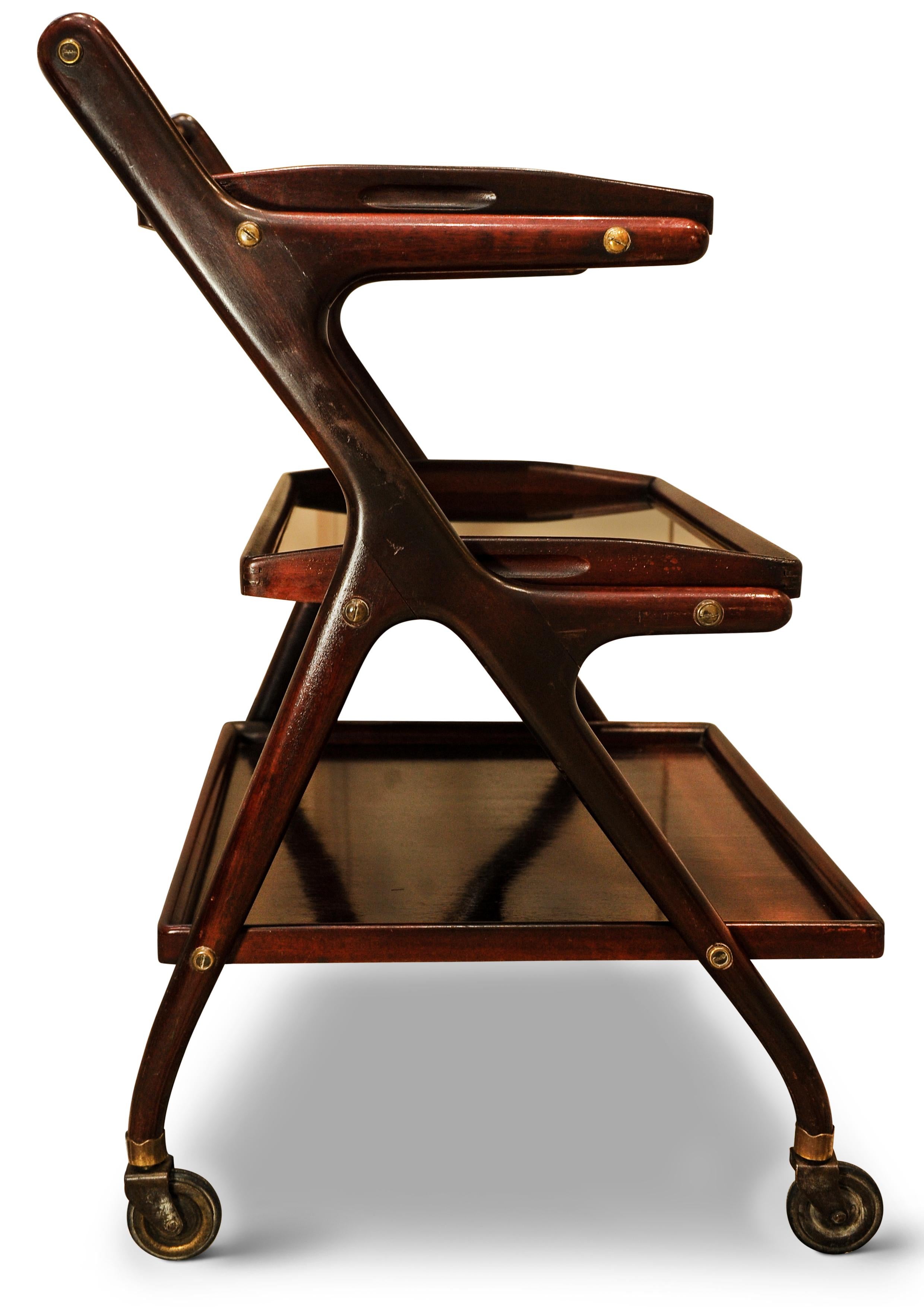 Classic Cesare Lacca 1950s Italian Modernist Drinks Trolley with Removable Trays For Sale 1
