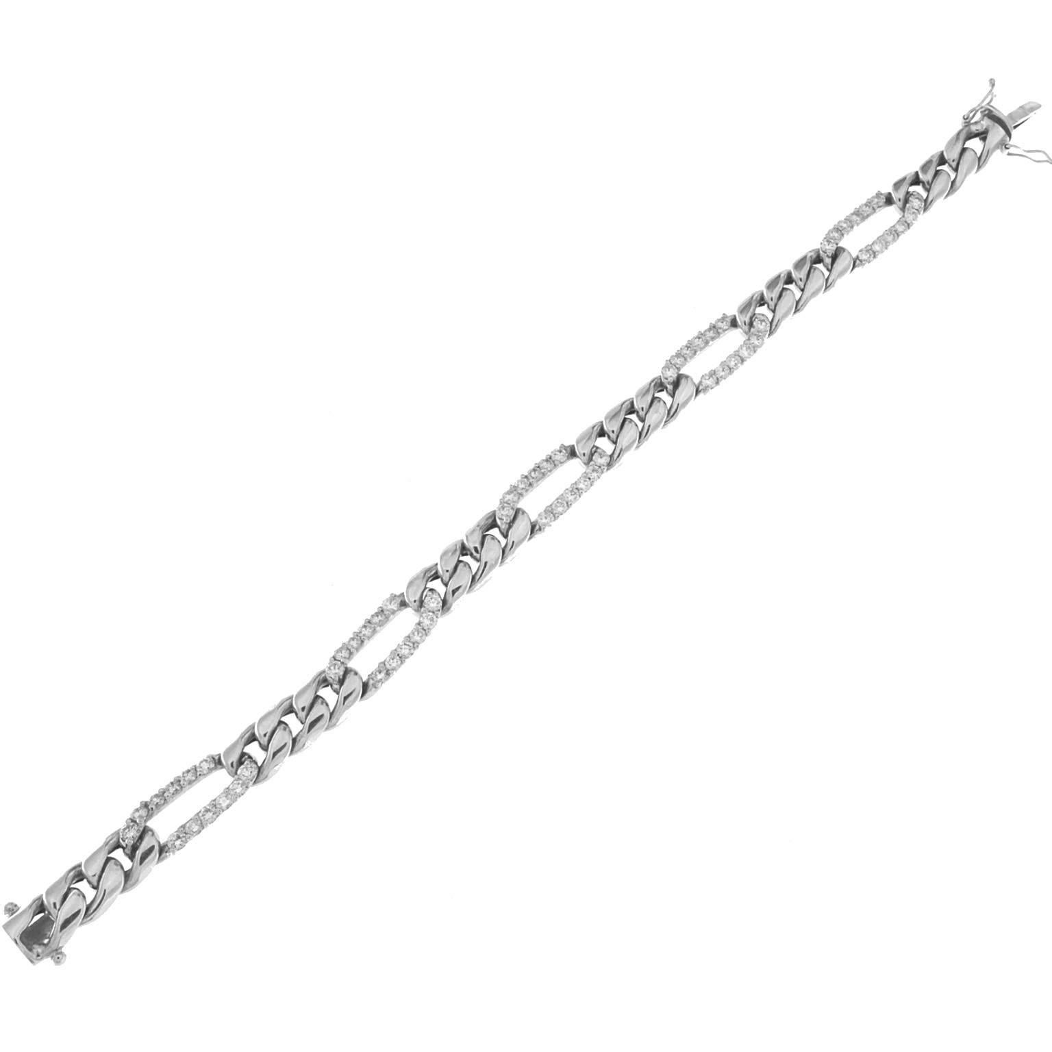 Classic 18k white gold chain bracelet and white diamonds born from the 