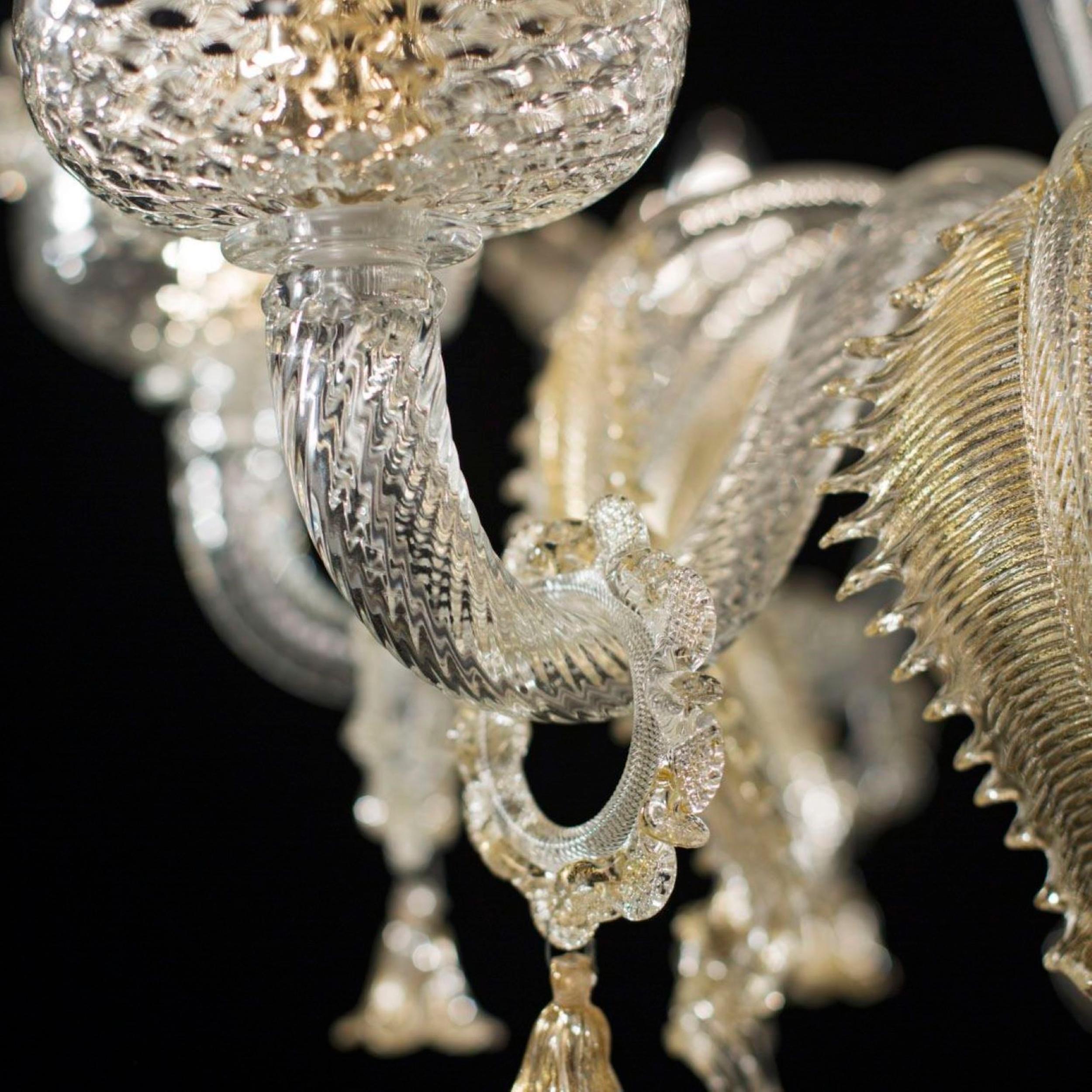 Classic Chandelier 12 Arms clear and gold Murano Glass by Multiforme   In New Condition For Sale In Trebaseleghe, IT