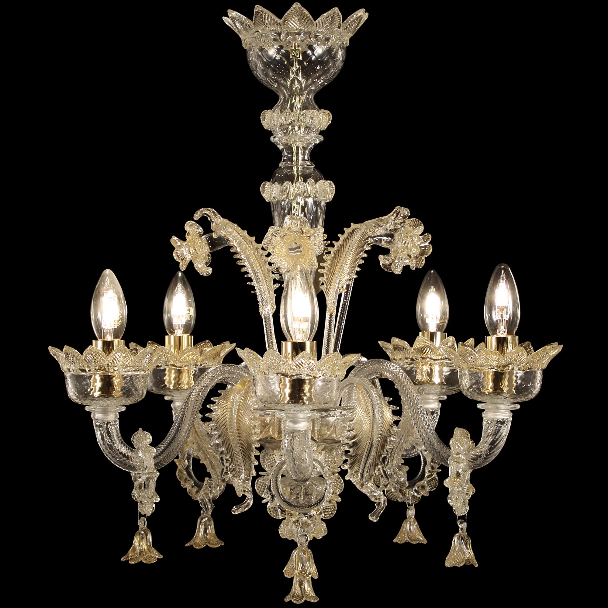 Vetro soffiato Lampadario classico a 5 bracci in vetro di Murano trasparente e oro con anelli multiforme in vendita