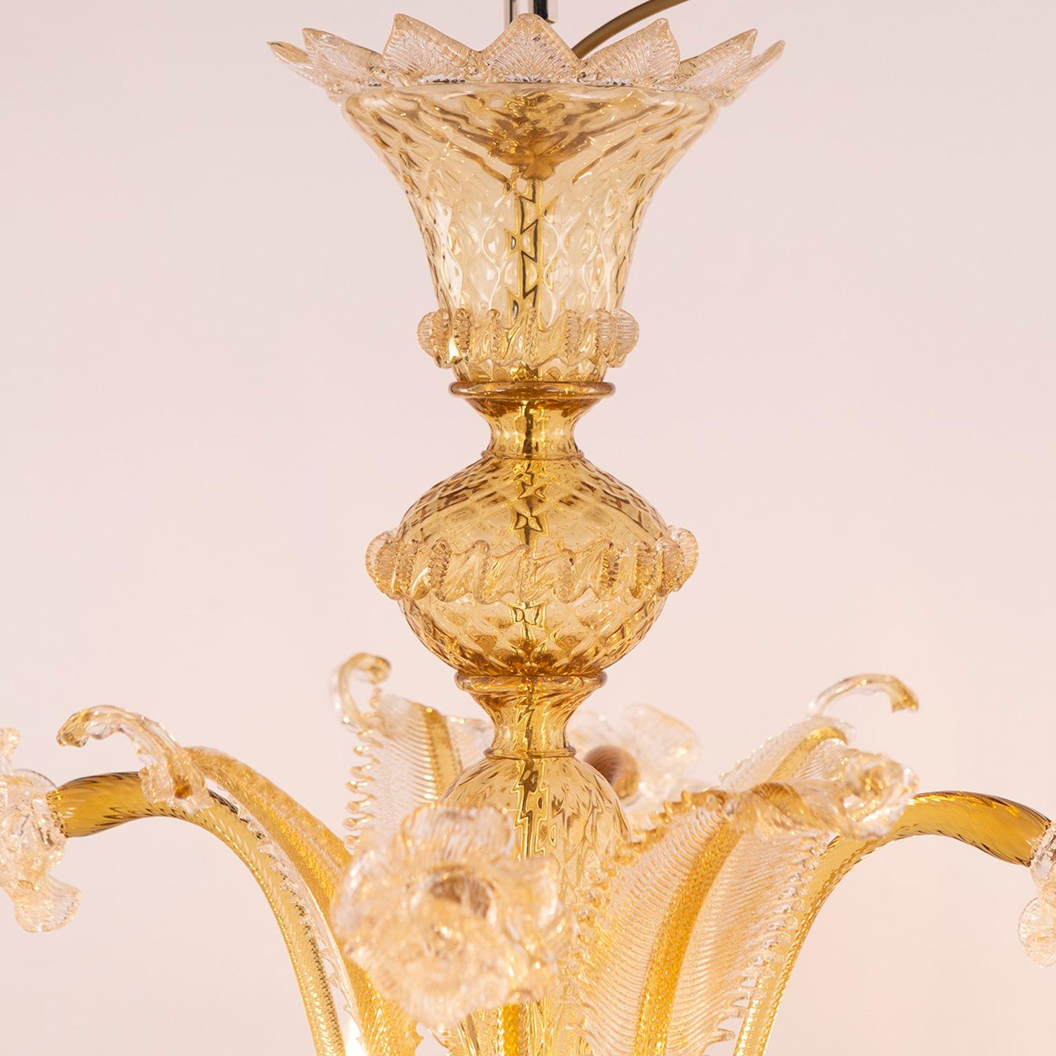 Vetro soffiato Lampadario classico a 5 bracci in vetro di Murano paglierino-chiaro-oro di Multiforme in vendita