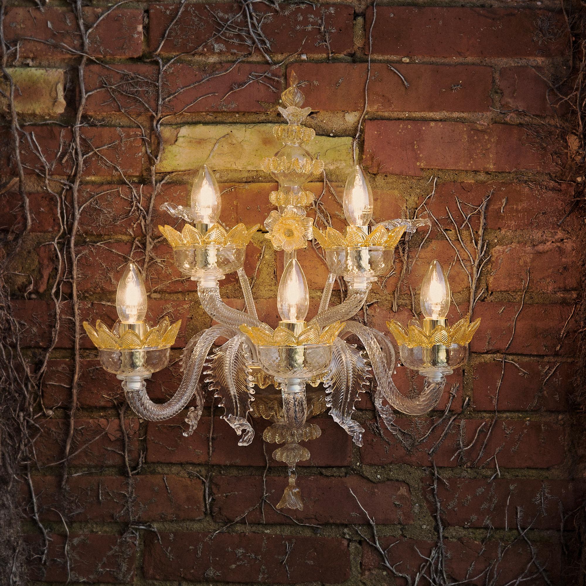 Classic Chandelier 5 Arms White Silk-amber Murano Glass by Multiforme in stock For Sale 2