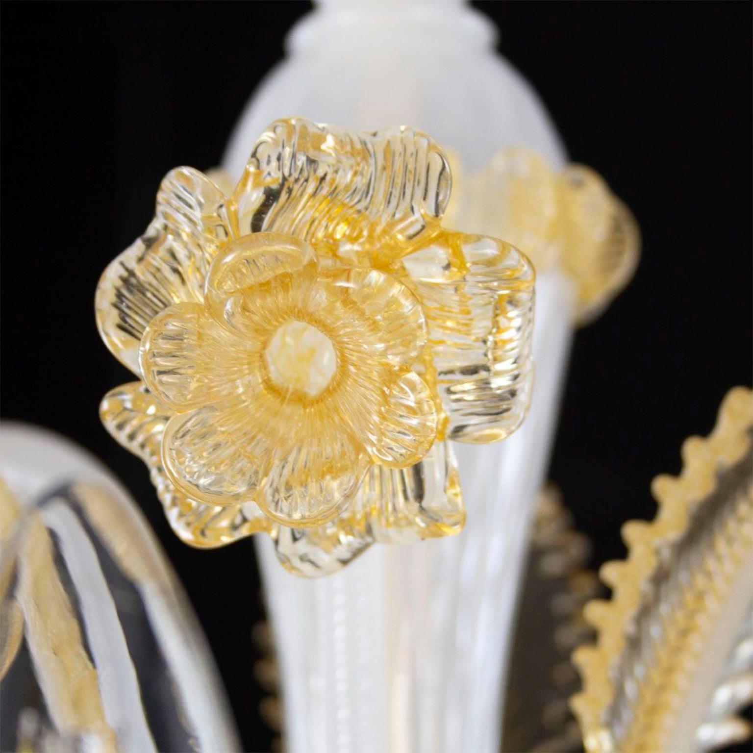 Classic Chandelier 5 Arms White Silk-amber Murano Glass by Multiforme in stock In New Condition For Sale In Trebaseleghe, IT