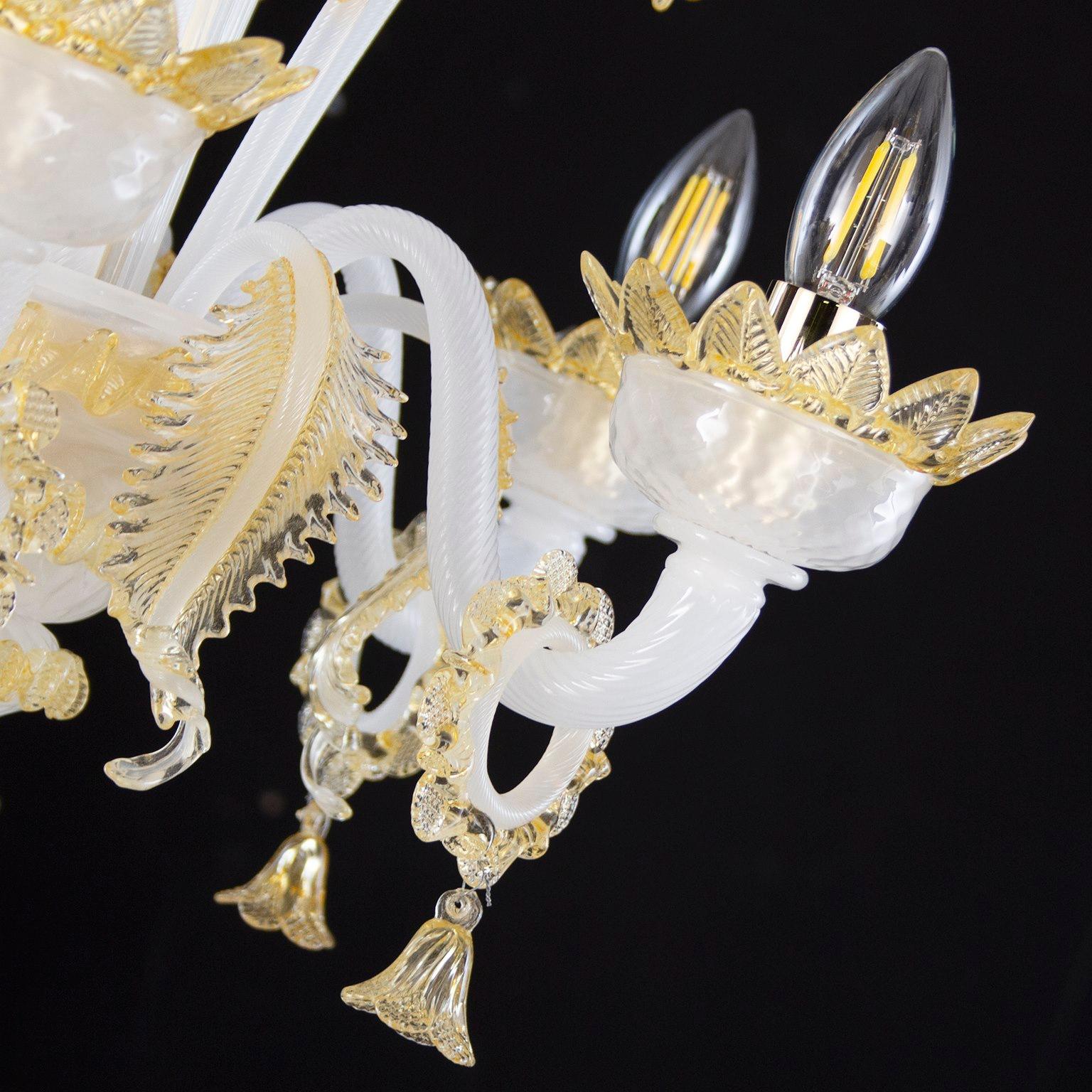 Contemporary Classic Chandelier 5 Arms White Silk-amber Murano Glass by Multiforme in stock For Sale