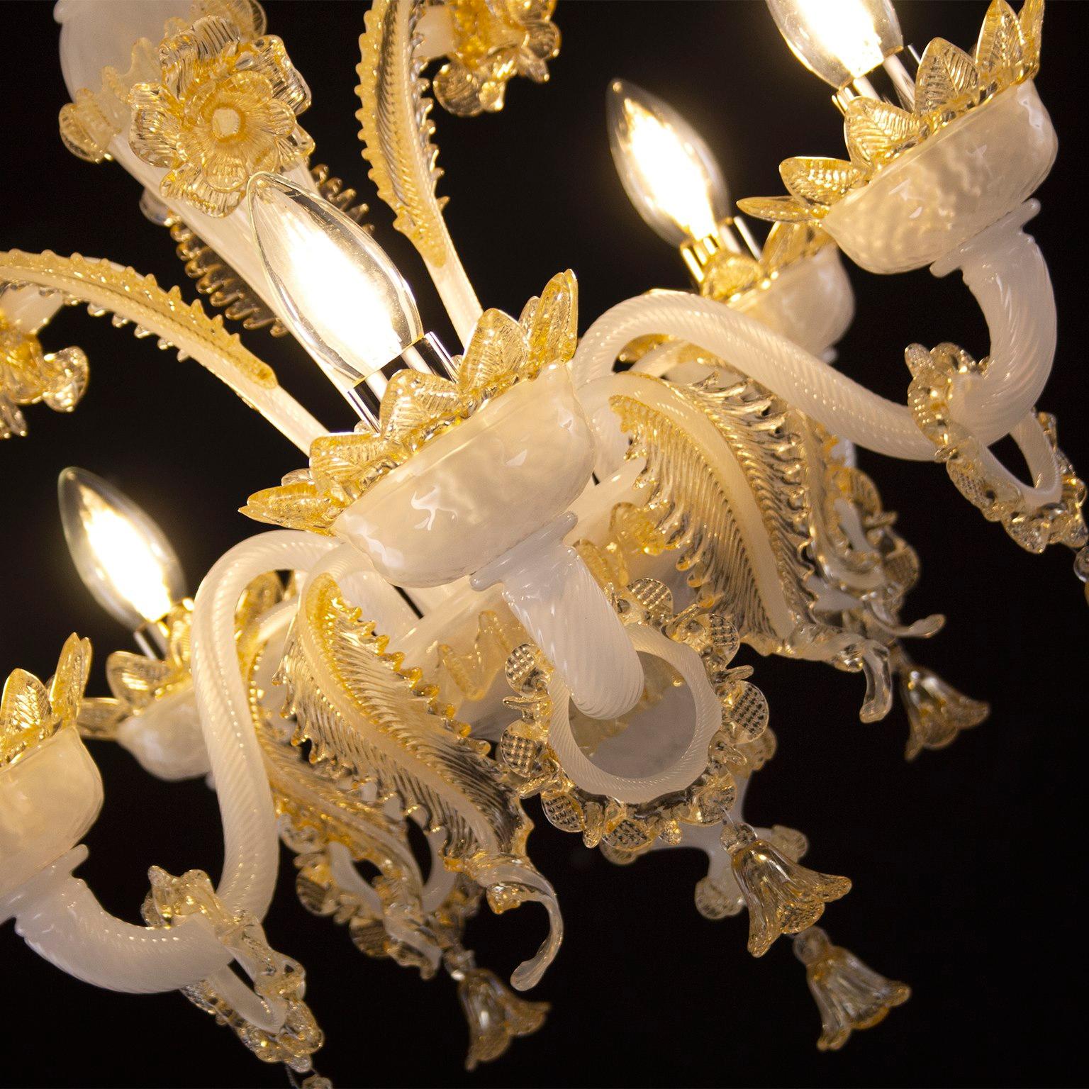 Classic Chandelier 5 Arms White Silk-amber Murano Glass by Multiforme in stock For Sale 1
