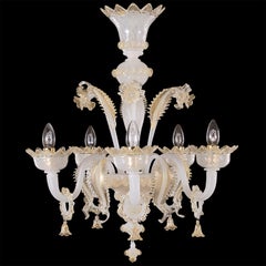Lustre Classic à 5 bras de lumière en verre de Murano blanc, soie et or par Multiforme