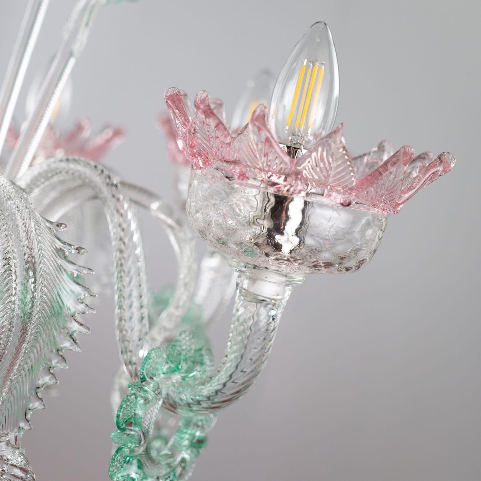 Klassischer 6-Arm-Kronleuchter aus klarem und rosa Muranoglas, grüne Details Multiforme (Sonstiges) im Angebot