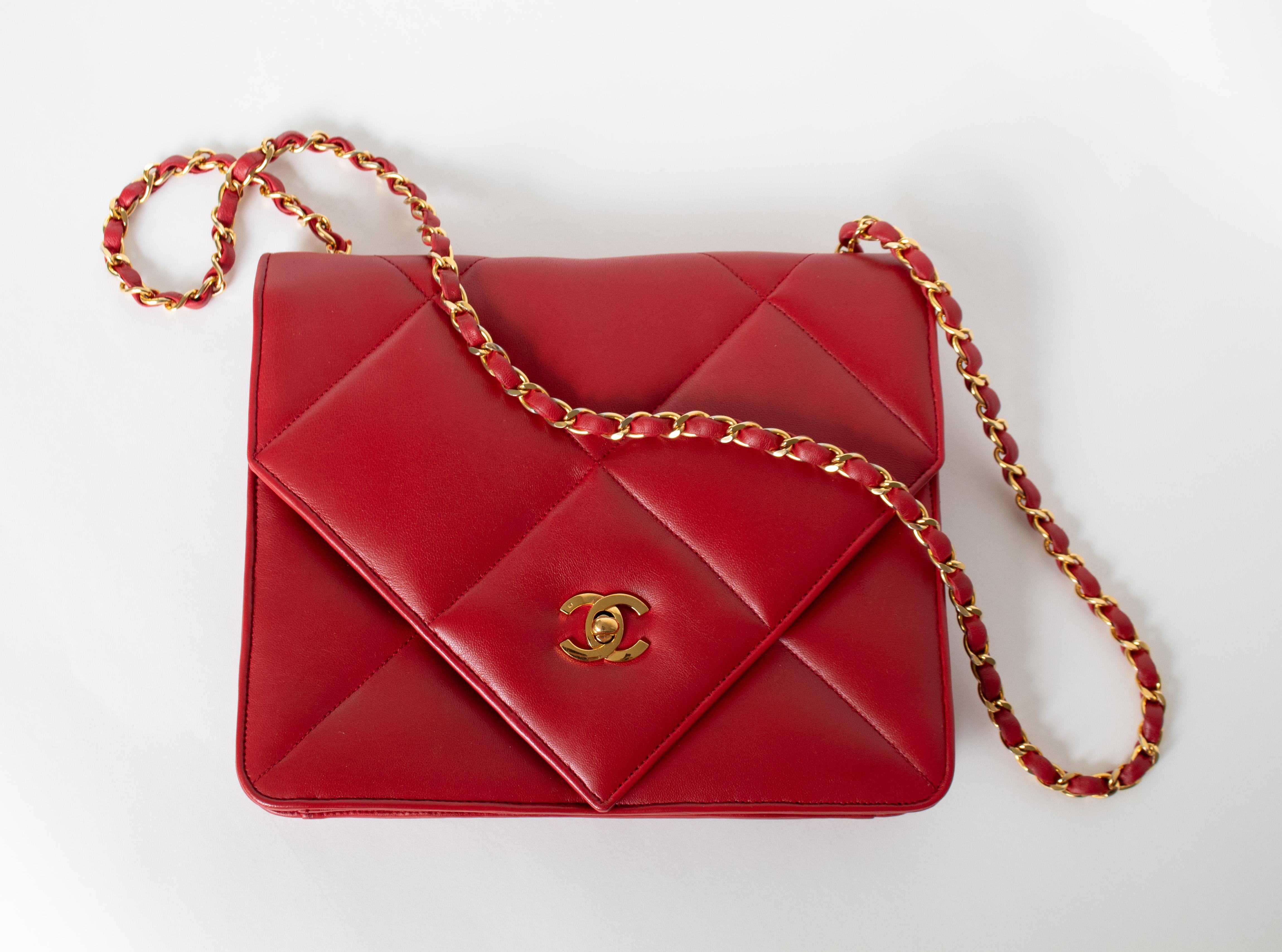 Classic Chanel 19 Vintage Rare 90s Jumbo Lambskin Red Envelope Flap Bag  For Sale 7