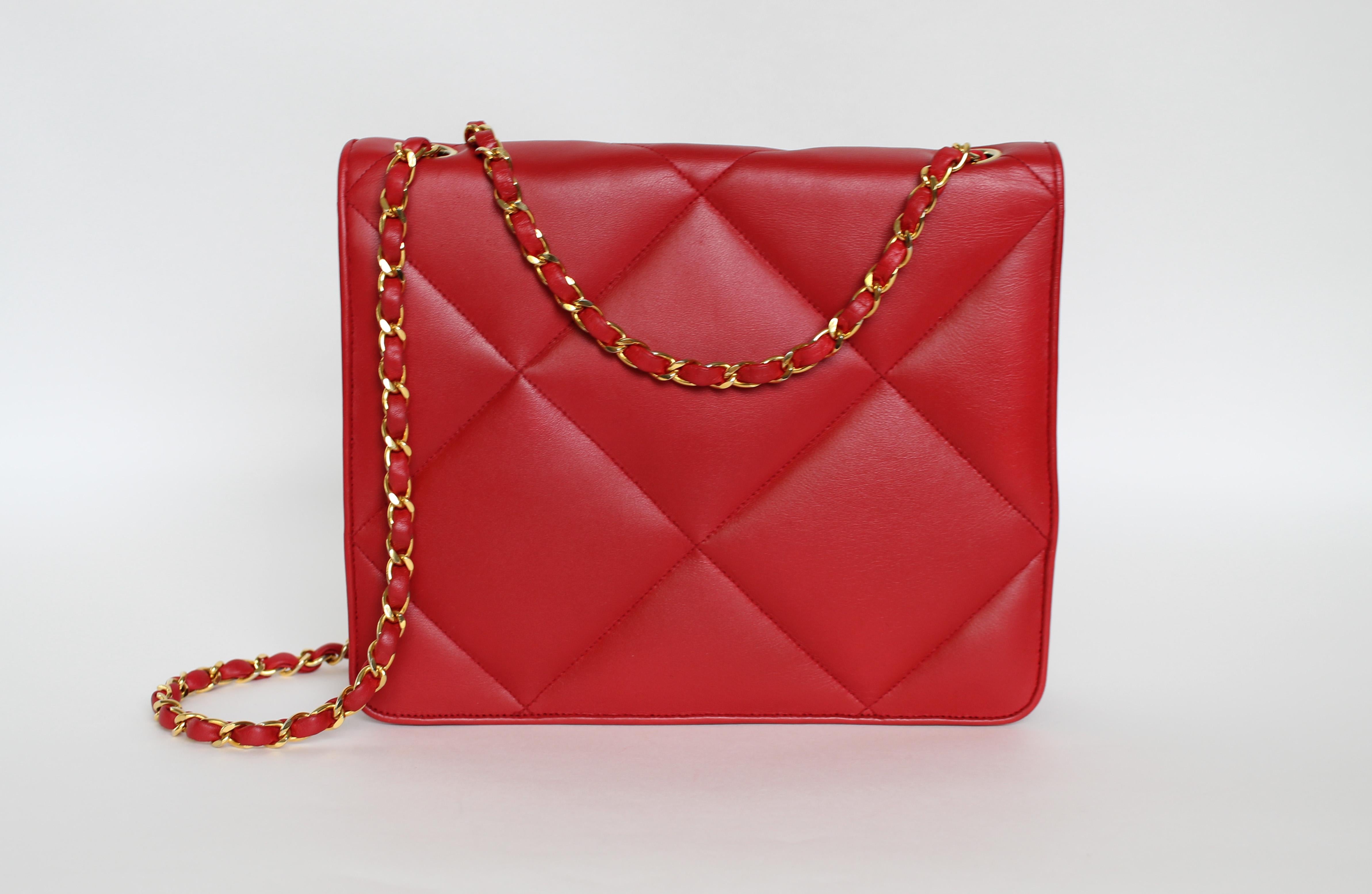 Classic Chanel 19 Vintage Rare 90s Jumbo Lambskin Red Envelope Flap Bag  For Sale 3