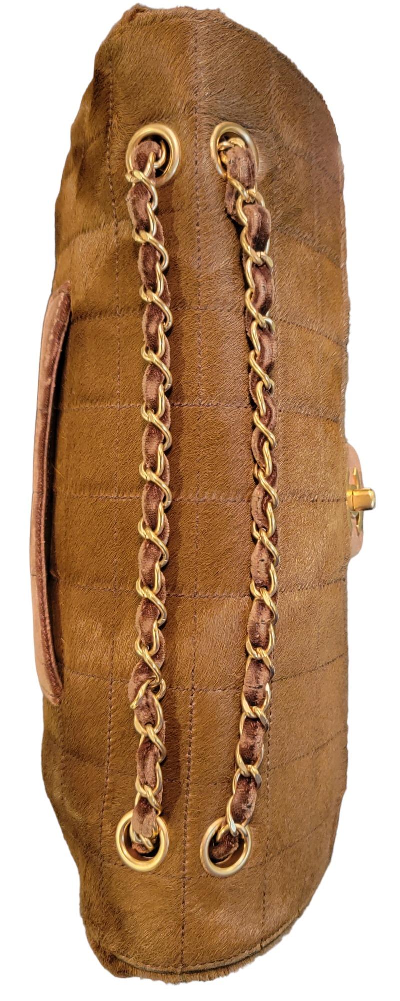 Classic Chanel Brown Brown Gold Hardware Shoulder Bag/ Clutch Pour femmes en vente