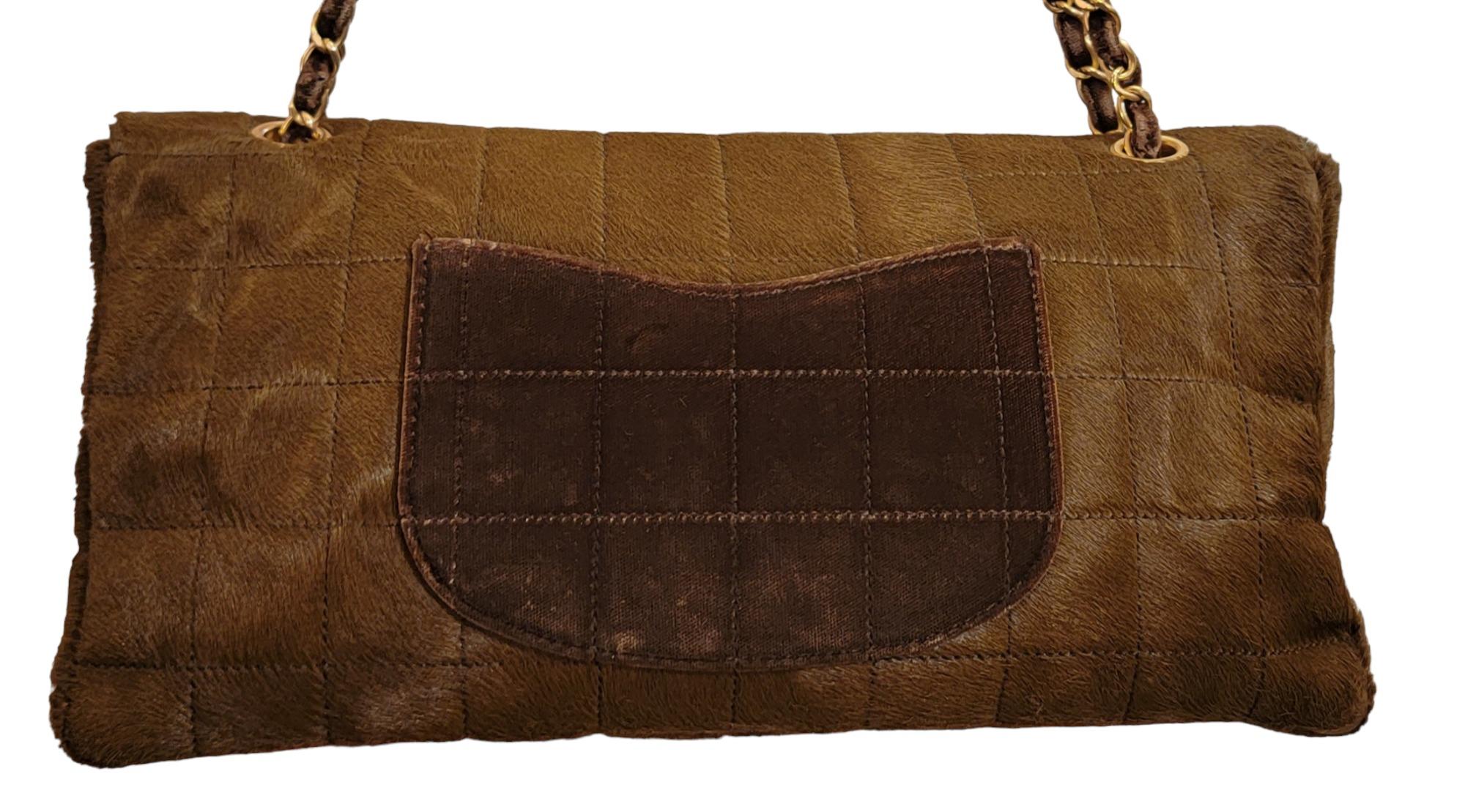 Classic Chanel Brown Brown Gold Hardware Shoulder Bag/ Clutch en vente 1
