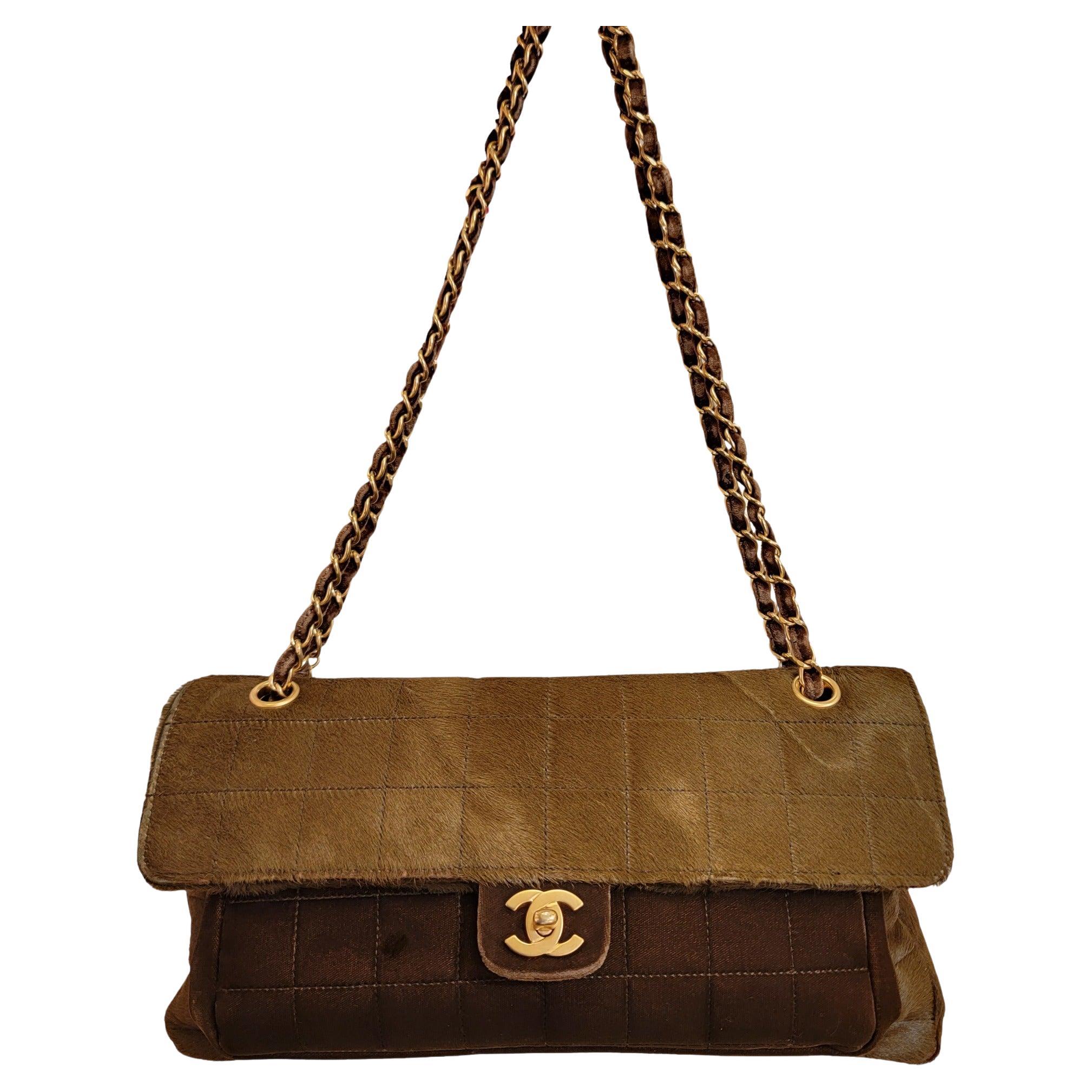 Classic Chanel Brown Brown Gold Hardware Shoulder Bag/ Clutch en vente