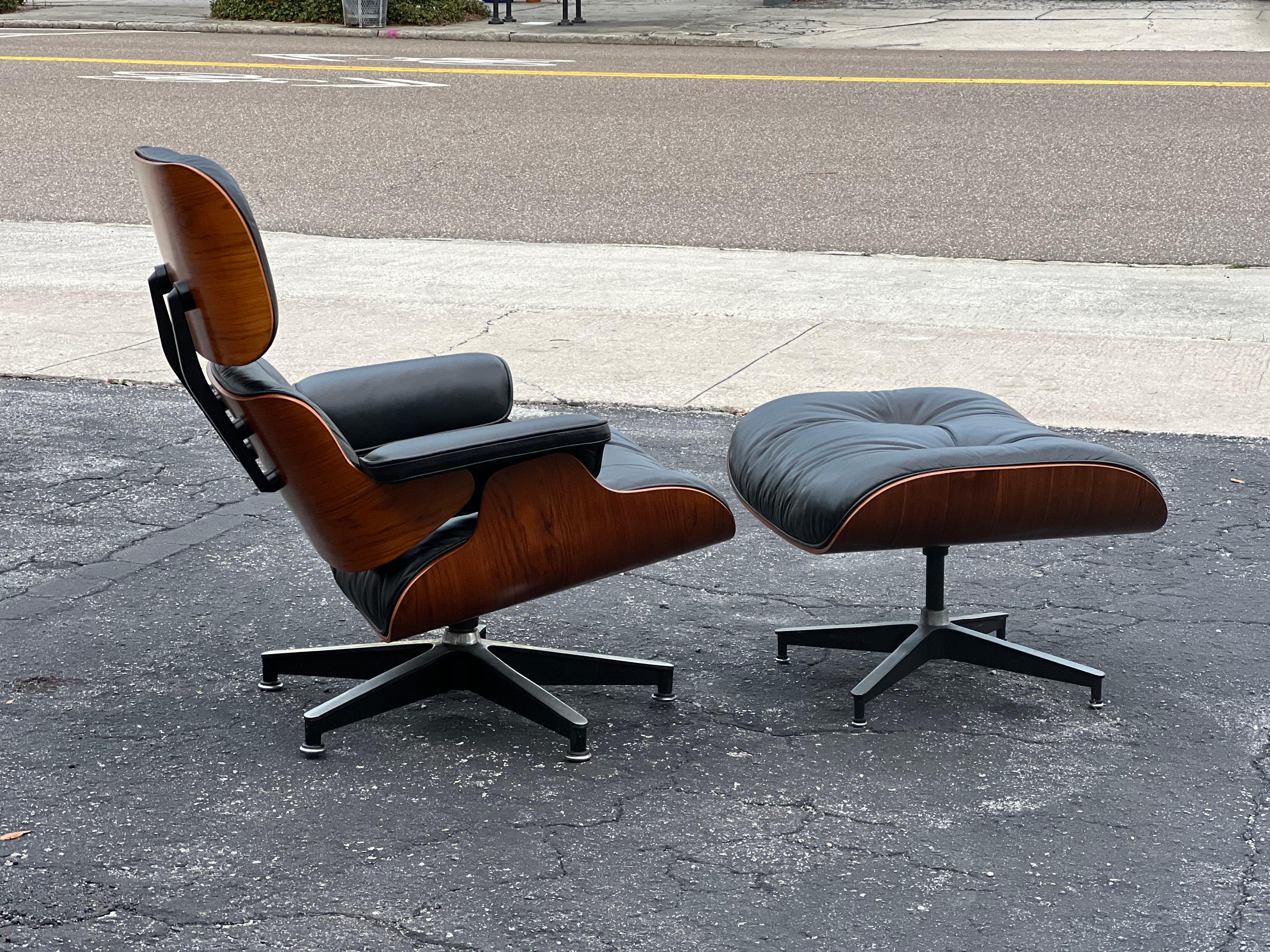 Classic Charles Eames Herman Miller Lounge Chair Black Leather 7