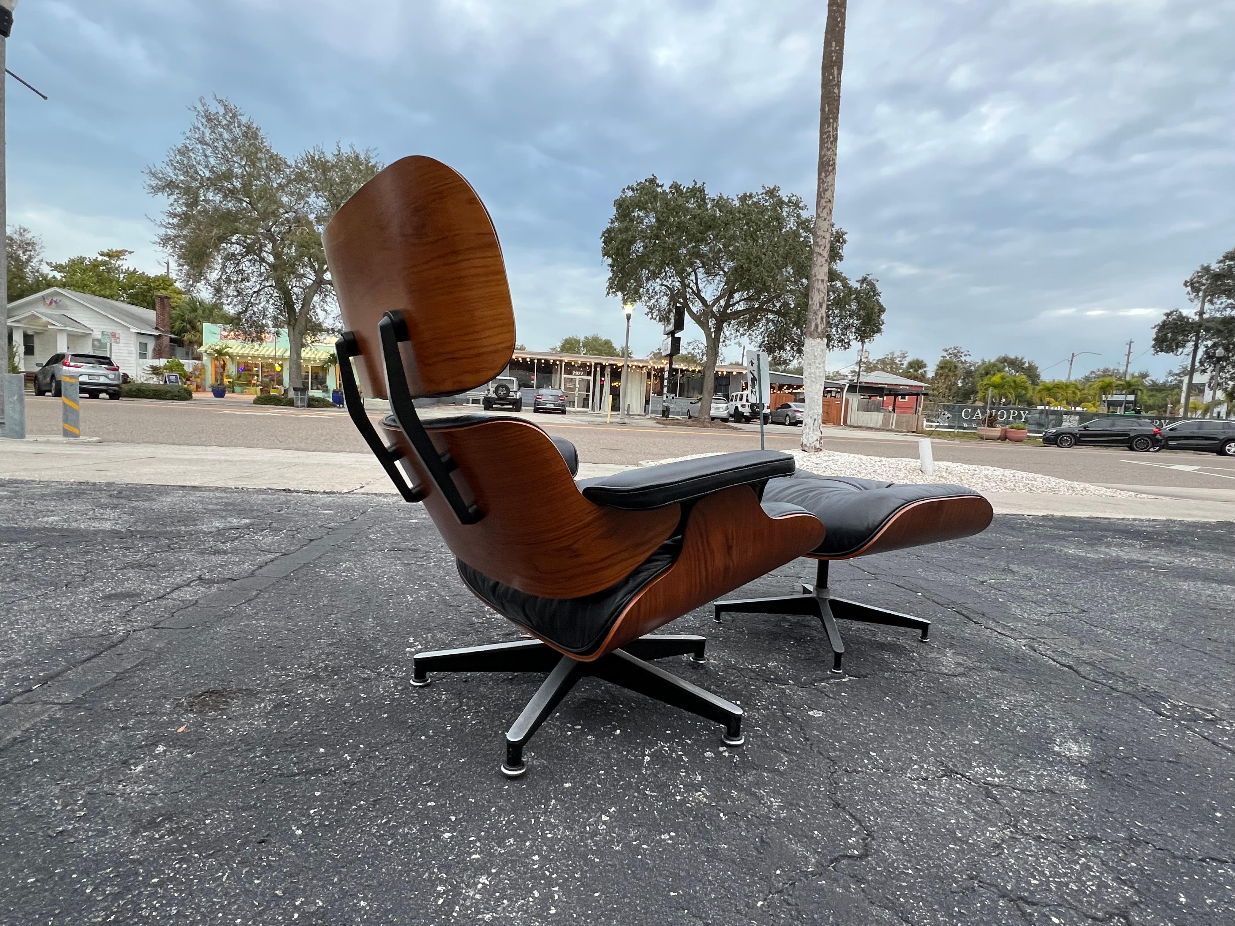 Classic Charles Eames Herman Miller Lounge Chair Black Leather 9
