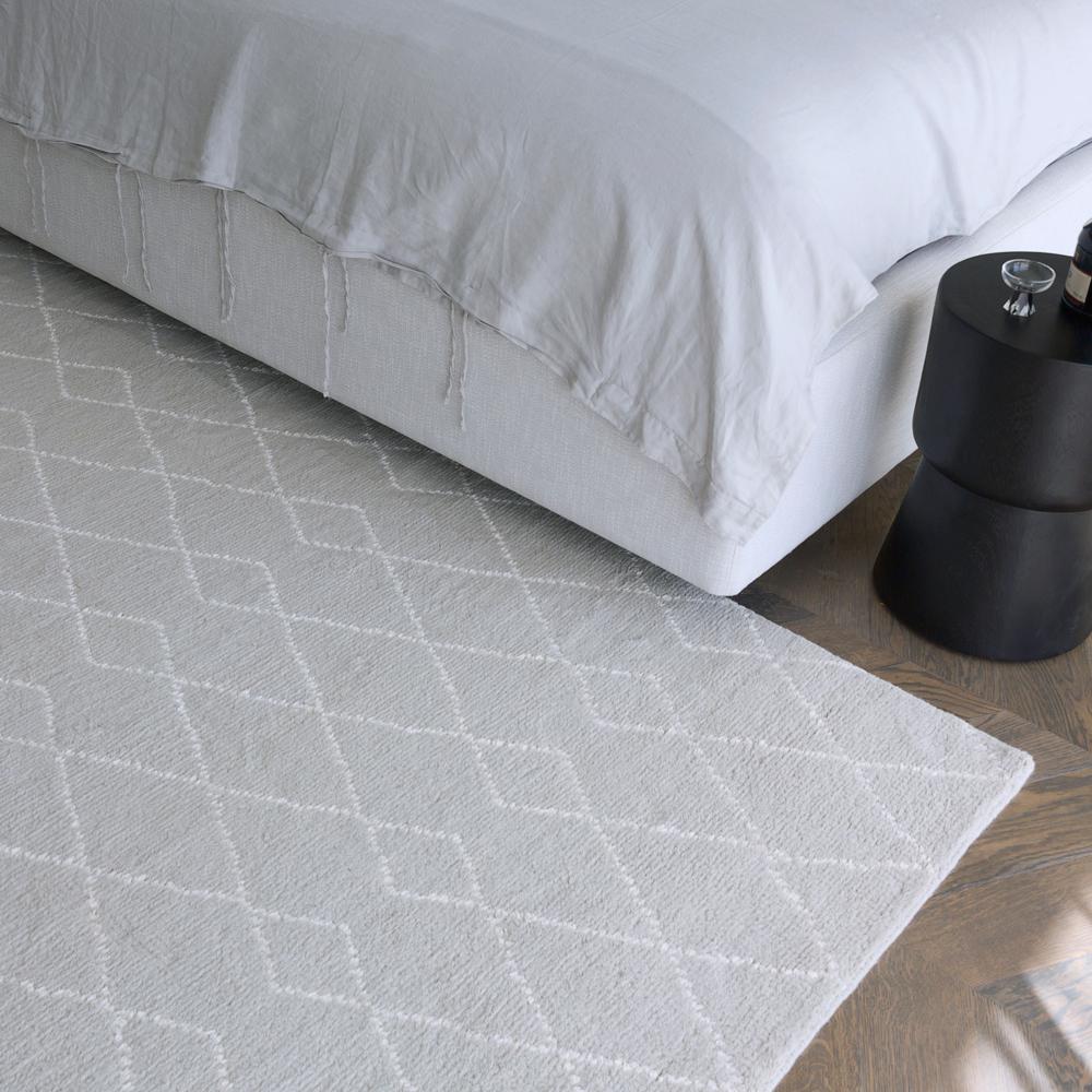 Indian Classic Clean Lines Customizable Trace Weave Rug in Dove Small