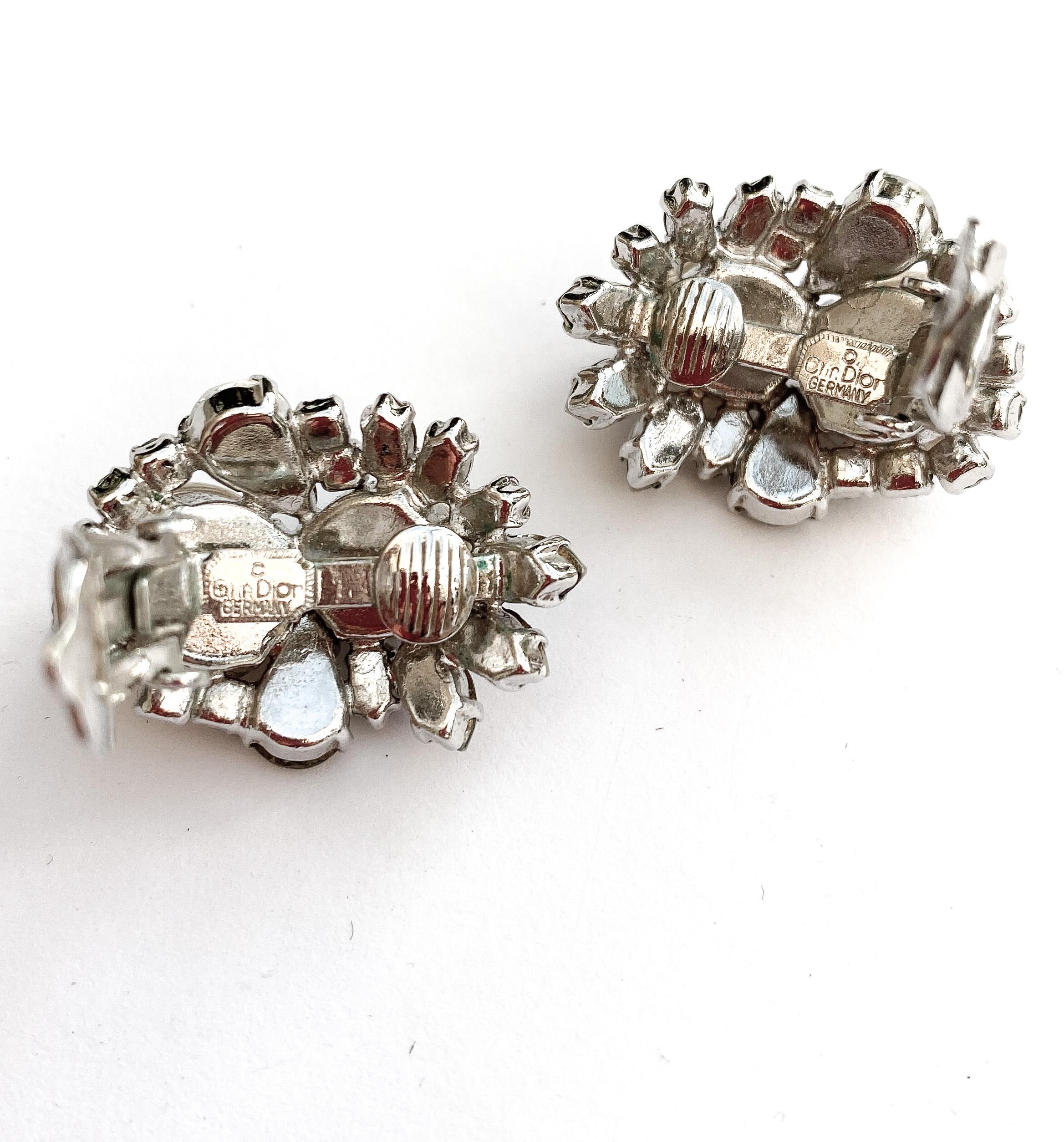 Classic clear paste and pearl cluster earrings, Christian Dior, 1970s, with box. In Excellent Condition For Sale In Greyabbey, County Down