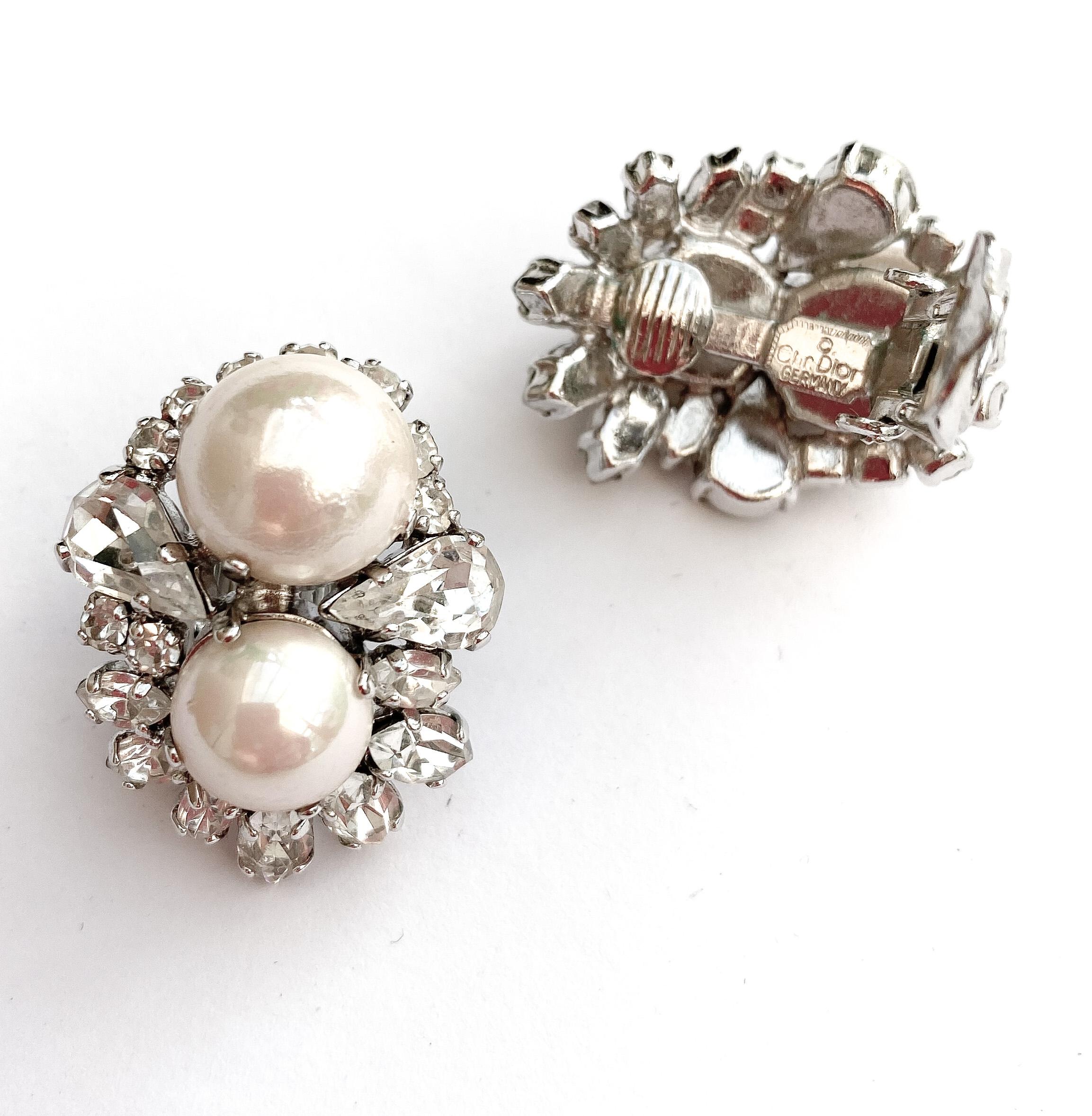 Classic clear paste and pearl cluster earrings, Christian Dior, 1970s, with box. For Sale 1