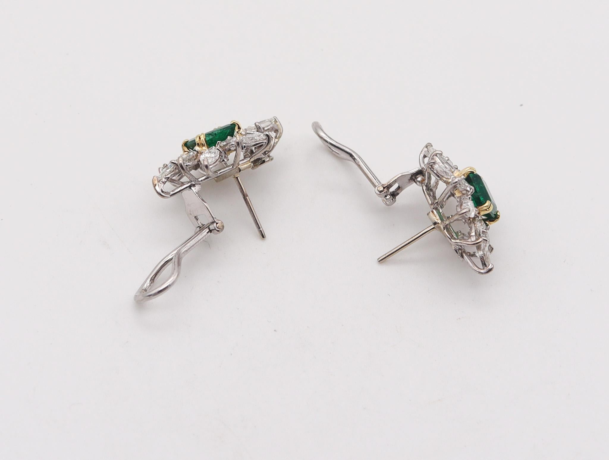 Modernist Classic Cluster Earrings In 18Kt Gold With 7.78 Carats In Diamonds And Emeralds For Sale