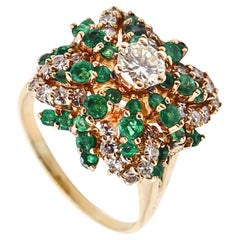 Bague cocktail CLASSIQUE en or 18 carats avec diamants de 2,30 carats et émeraudes de Colombie
