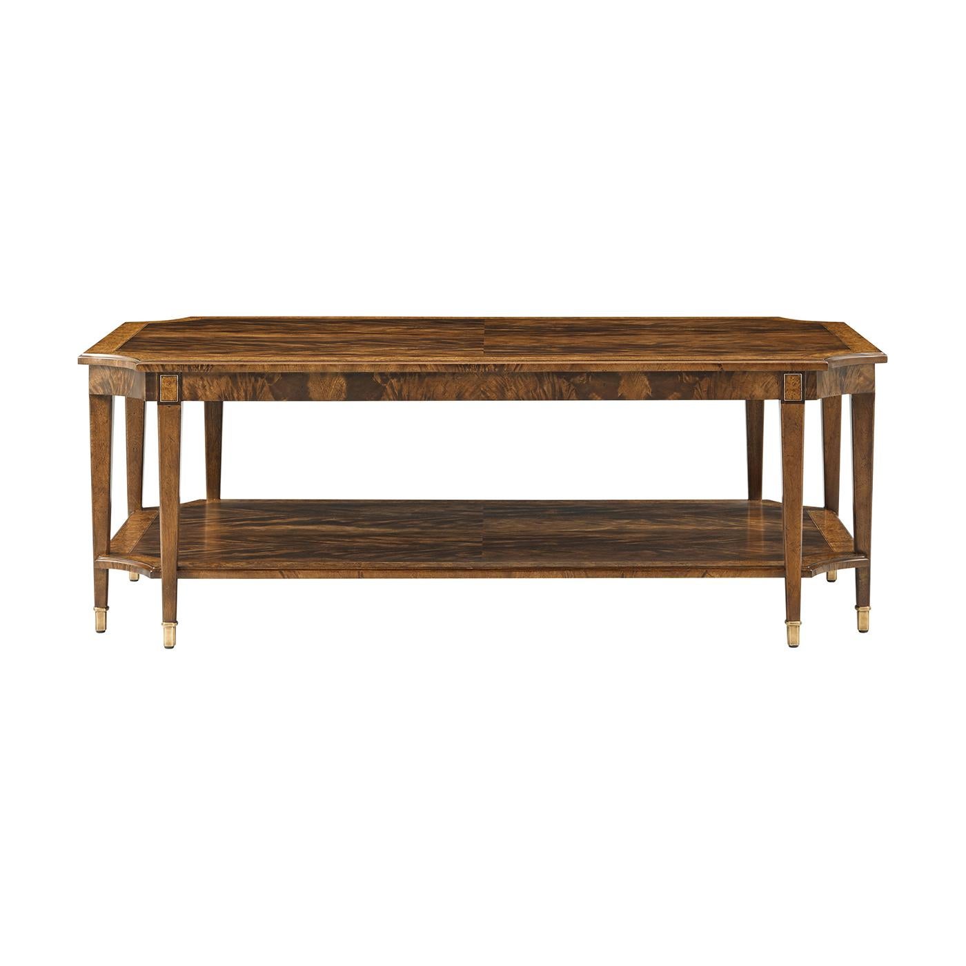 Table basse Classic Neuf - En vente à Westwood, NJ