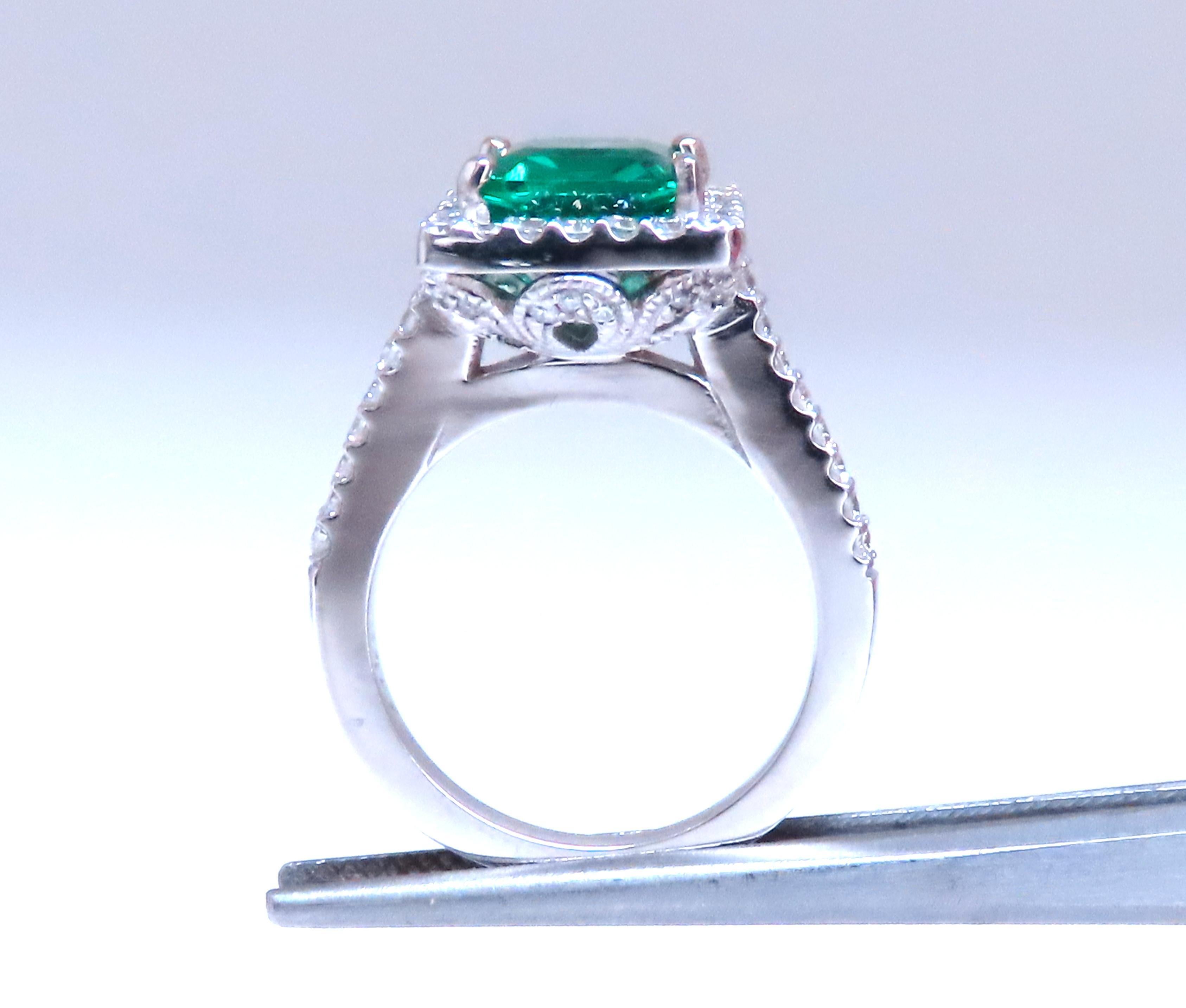 Women's Classic Columbiano Simile Processed Emerald 14kt Gold 12550 For Sale