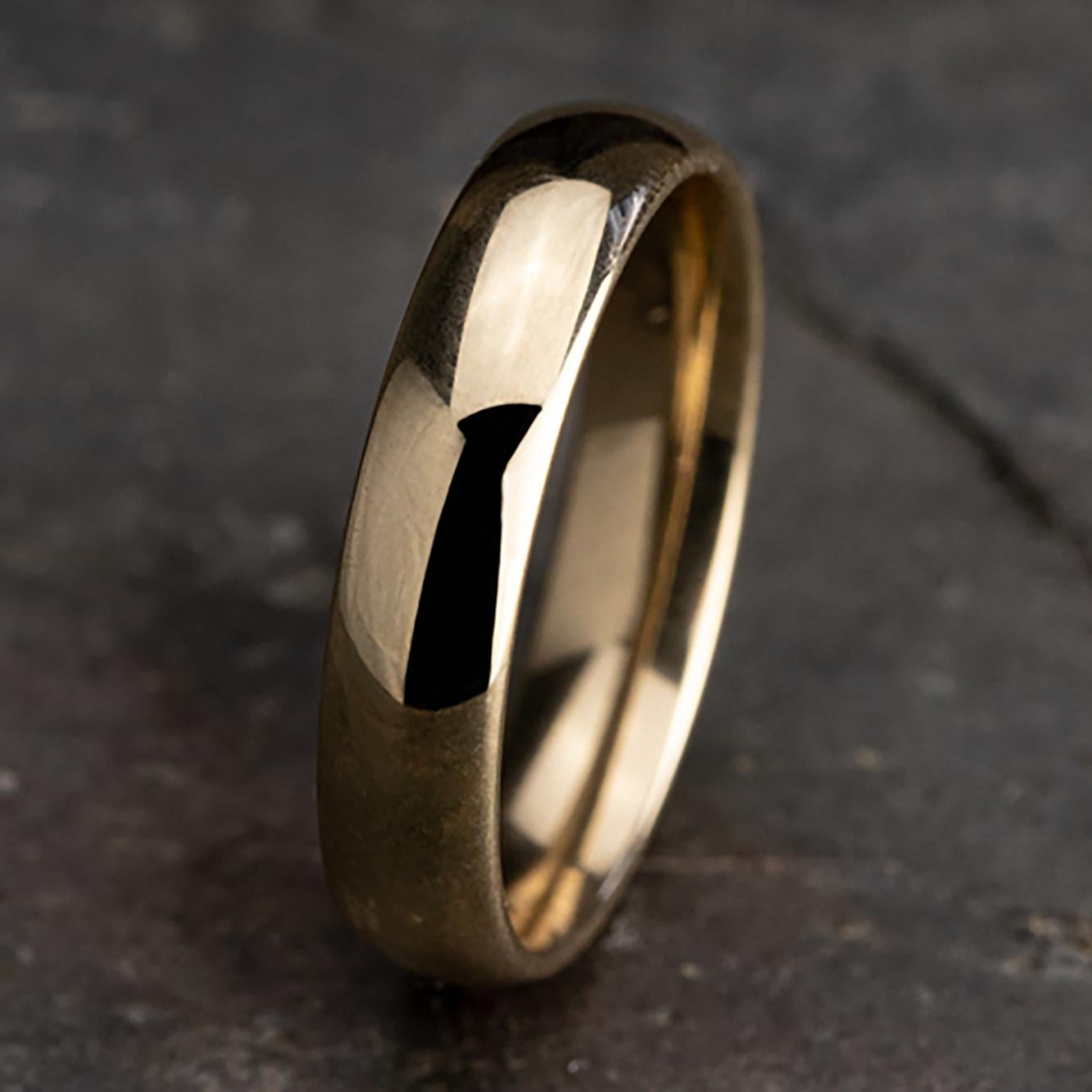 Benchmark Classic Comfort Fit Wedding Band in 14K Yellow Gold, Width 5mm In New Condition For Sale In New York, NY