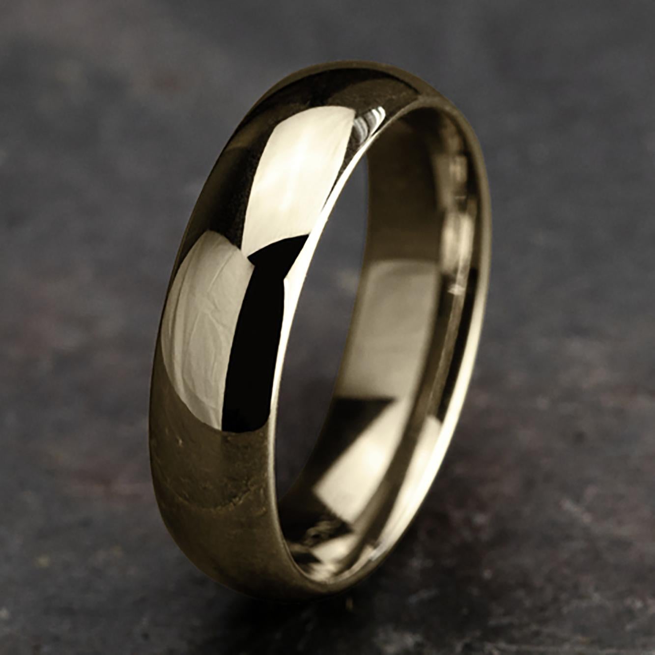 Benchmark Classic Comfort Fit Wedding Band in 14K Yellow Gold, Width 6mm In New Condition For Sale In New York, NY