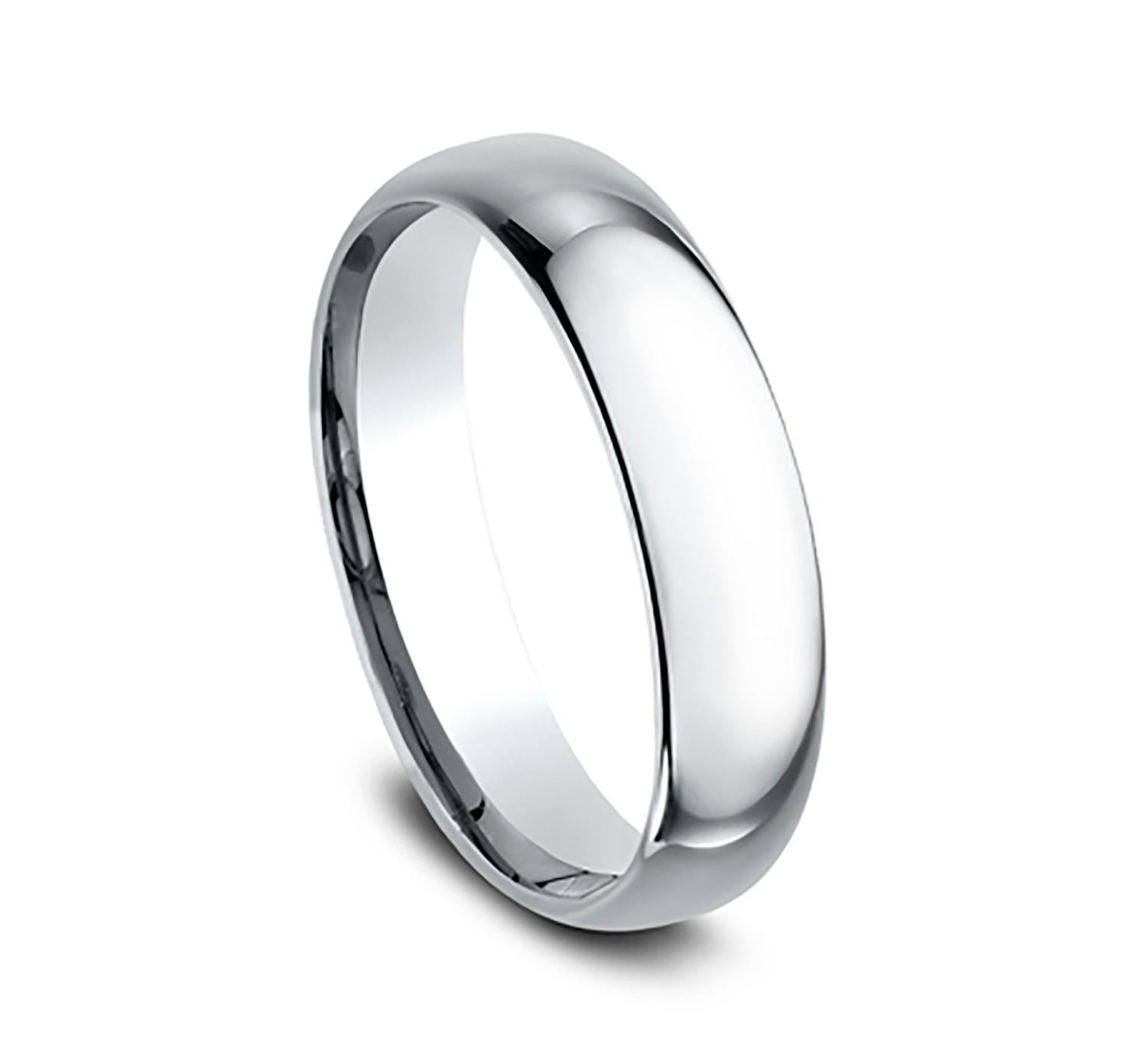 Contemporary Benchmark Classic Comfort Fit Wedding Band in Platinum, Width 5mm For Sale
