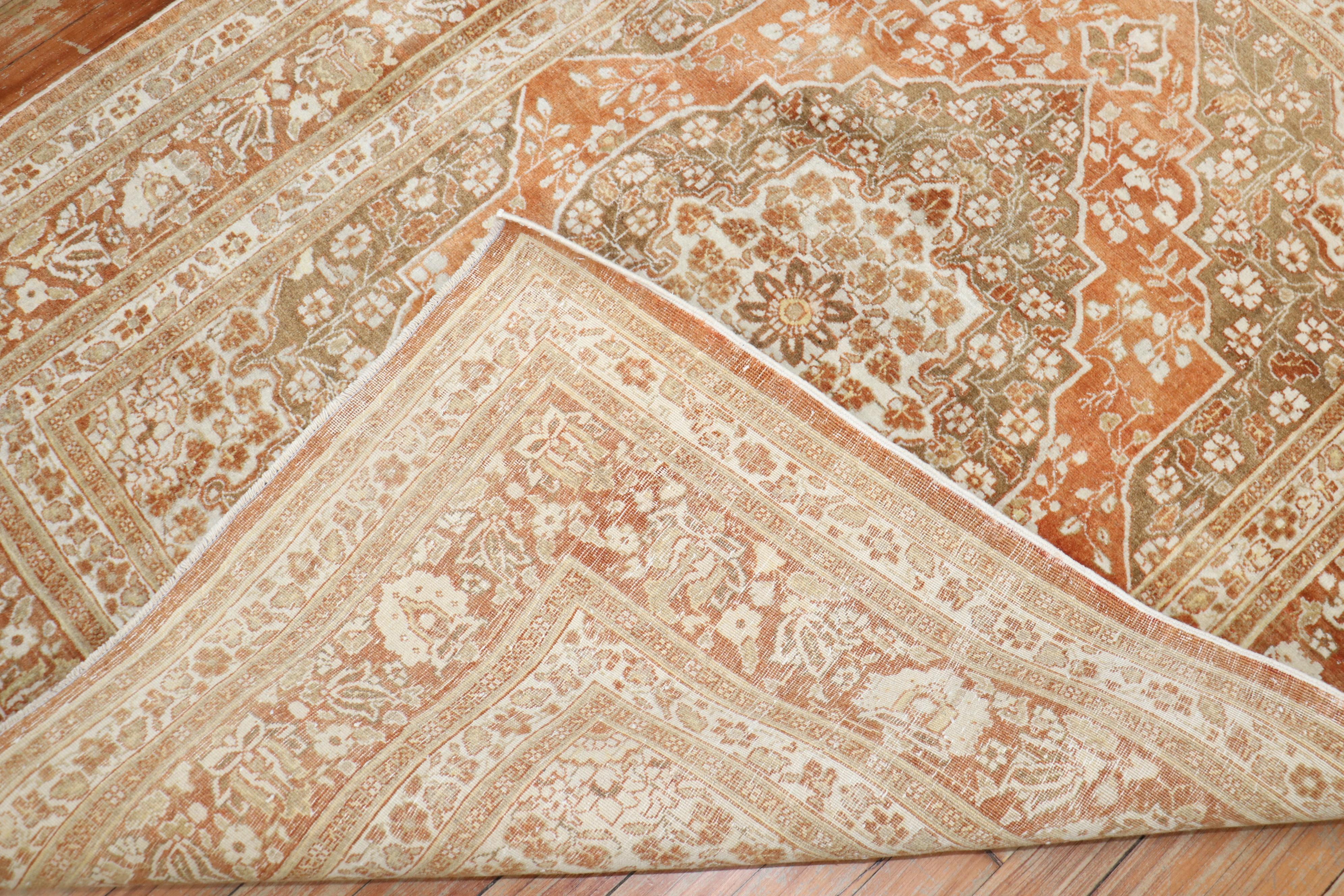 Tappeto classico The Connoisseur Antique Persian Tabriz in vendita 2