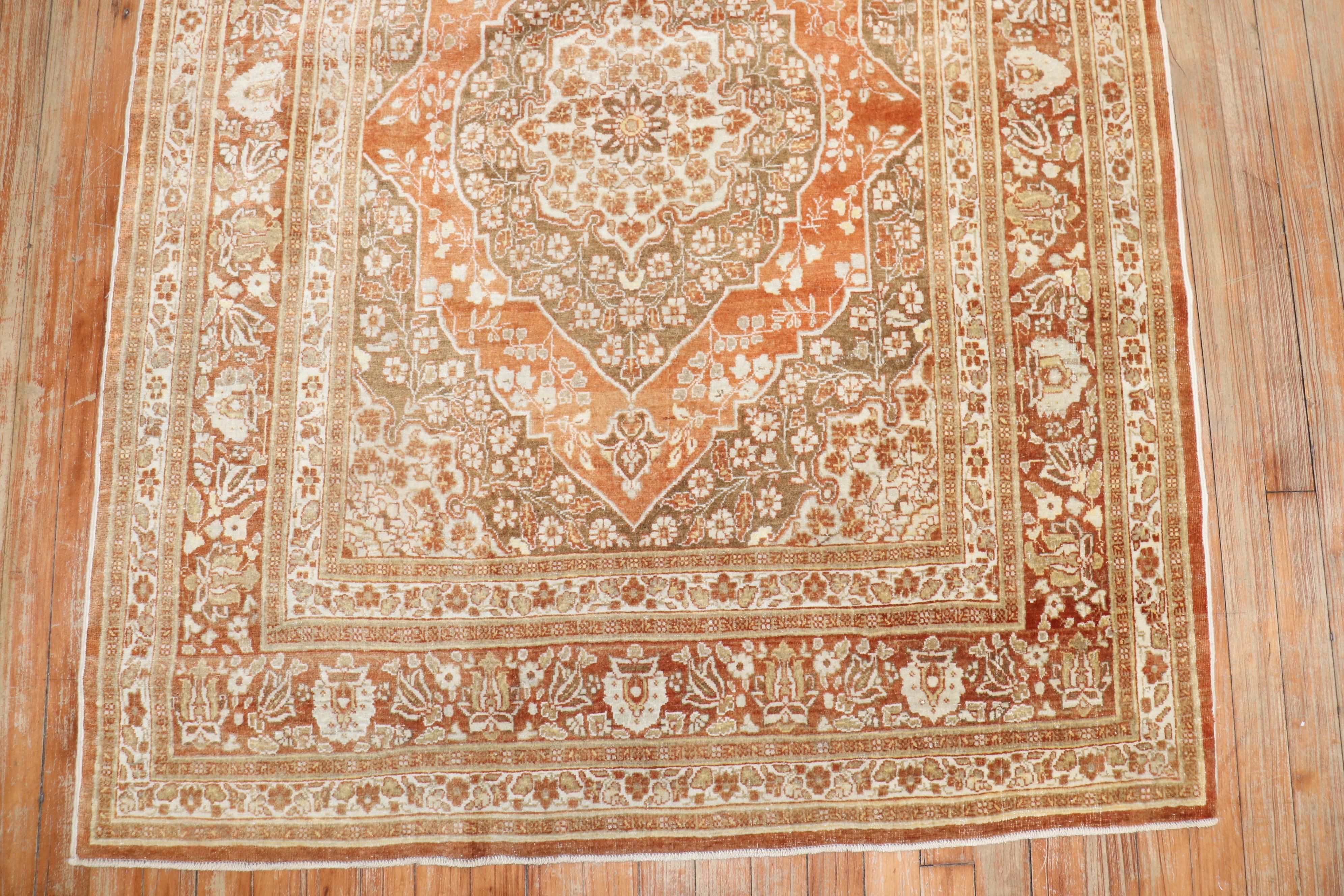 Tissé à la main Tapis classique persan antique Tabriz Connoisseur en vente