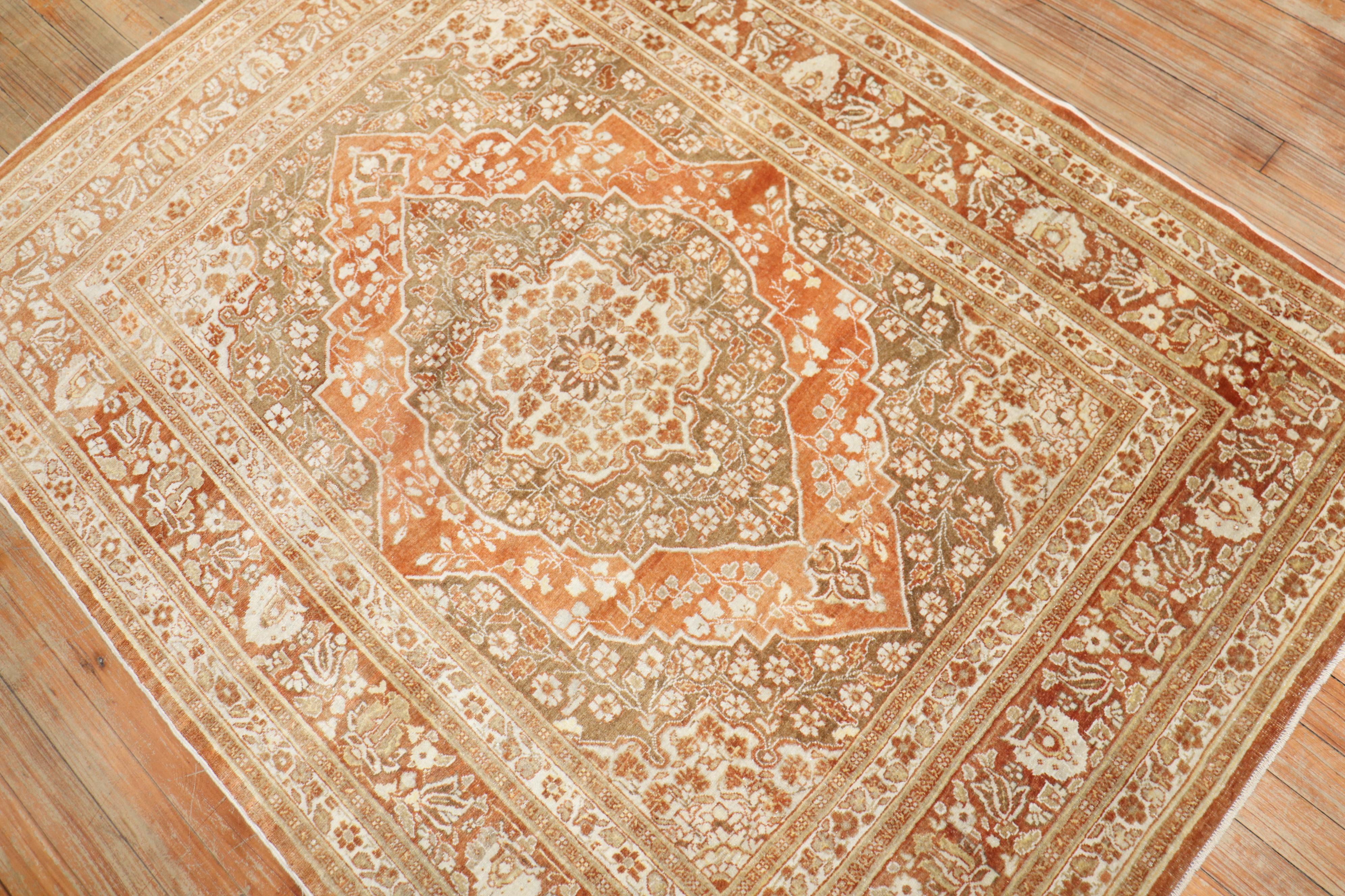 Tapis classique persan antique Tabriz Connoisseur Bon état - En vente à New York, NY