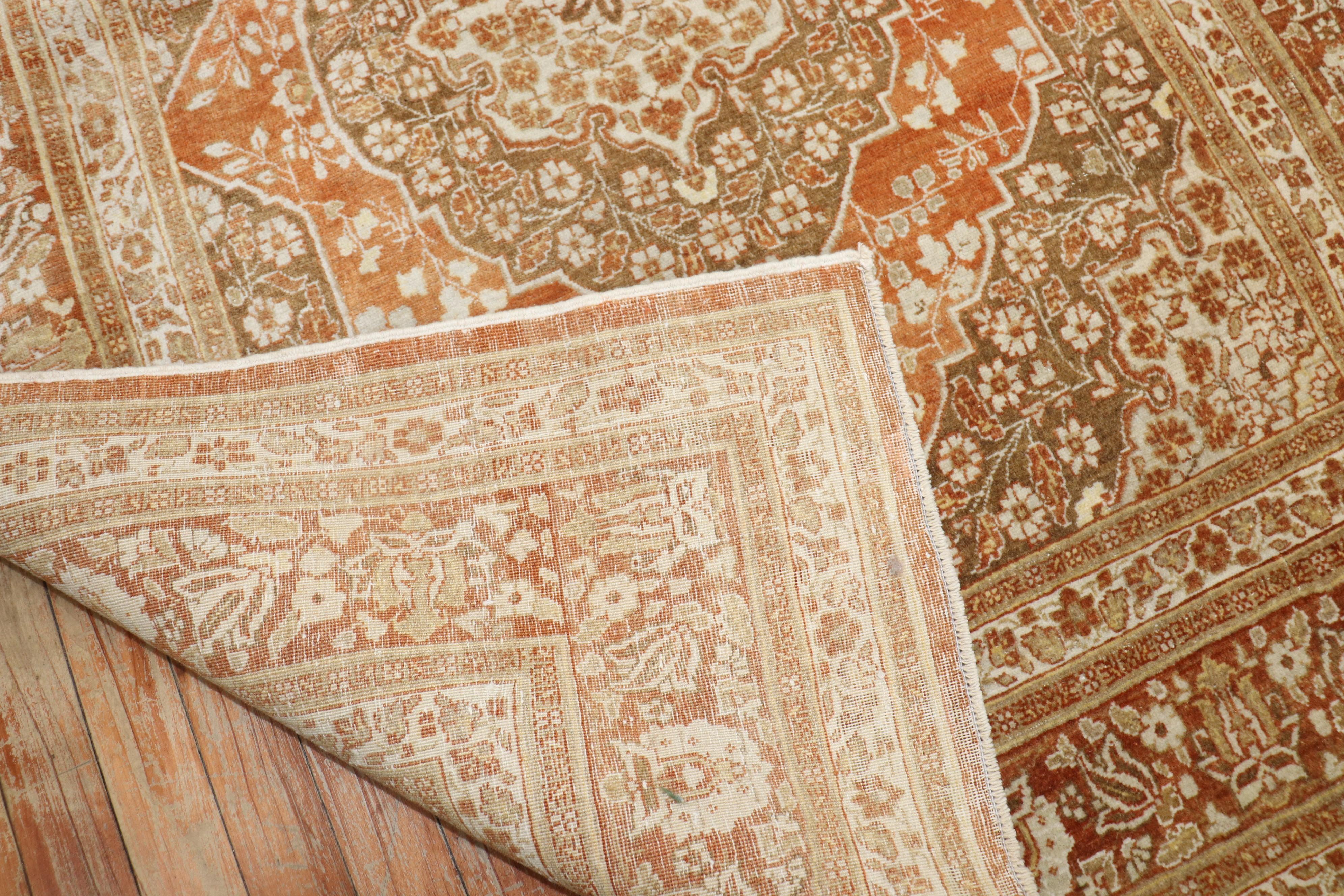 XX secolo Tappeto classico The Connoisseur Antique Persian Tabriz in vendita