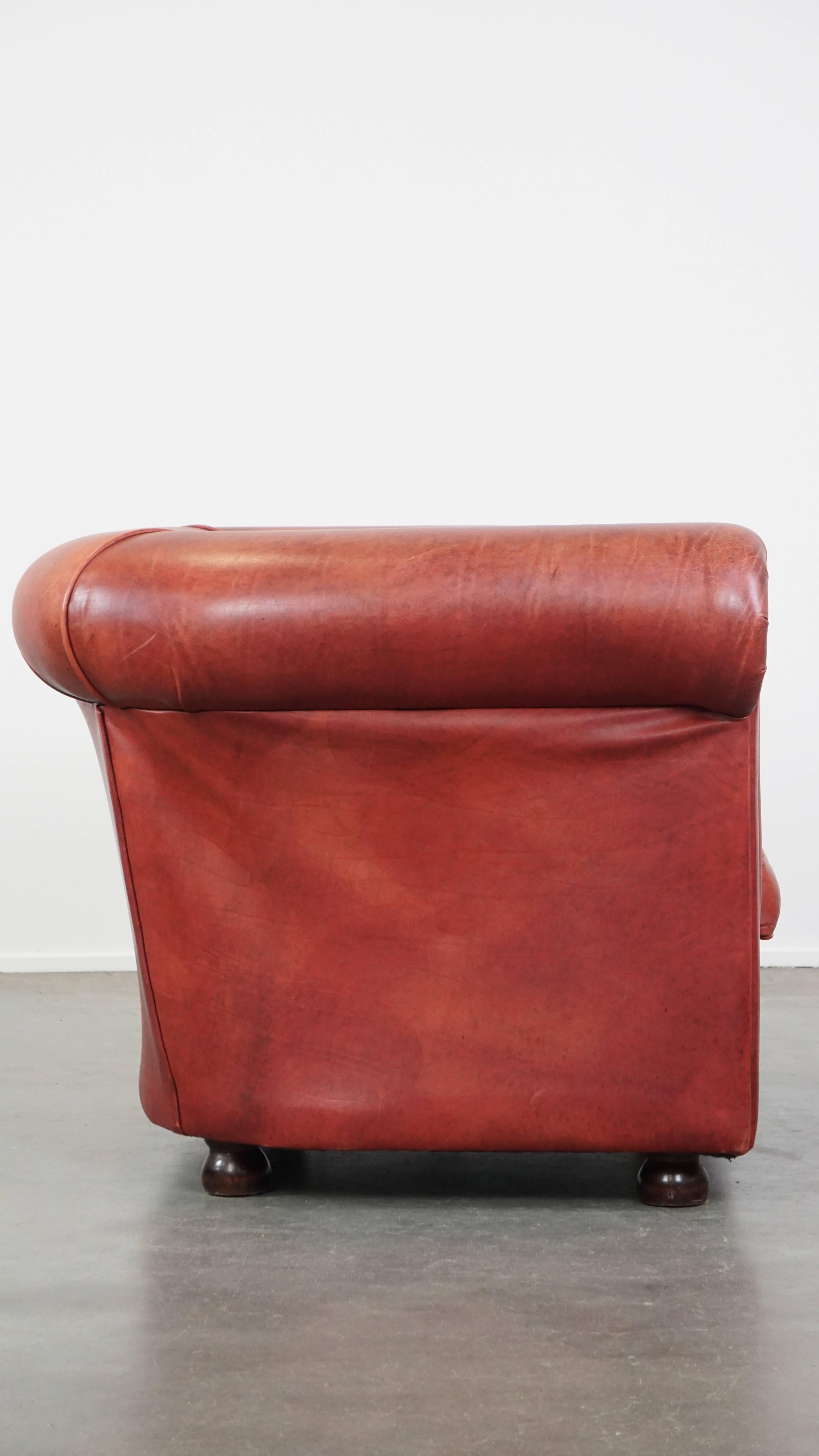 Hand-Crafted Classic Cowhide Leather English Chesterfield Club Chair in a Light Red Tone For Sale