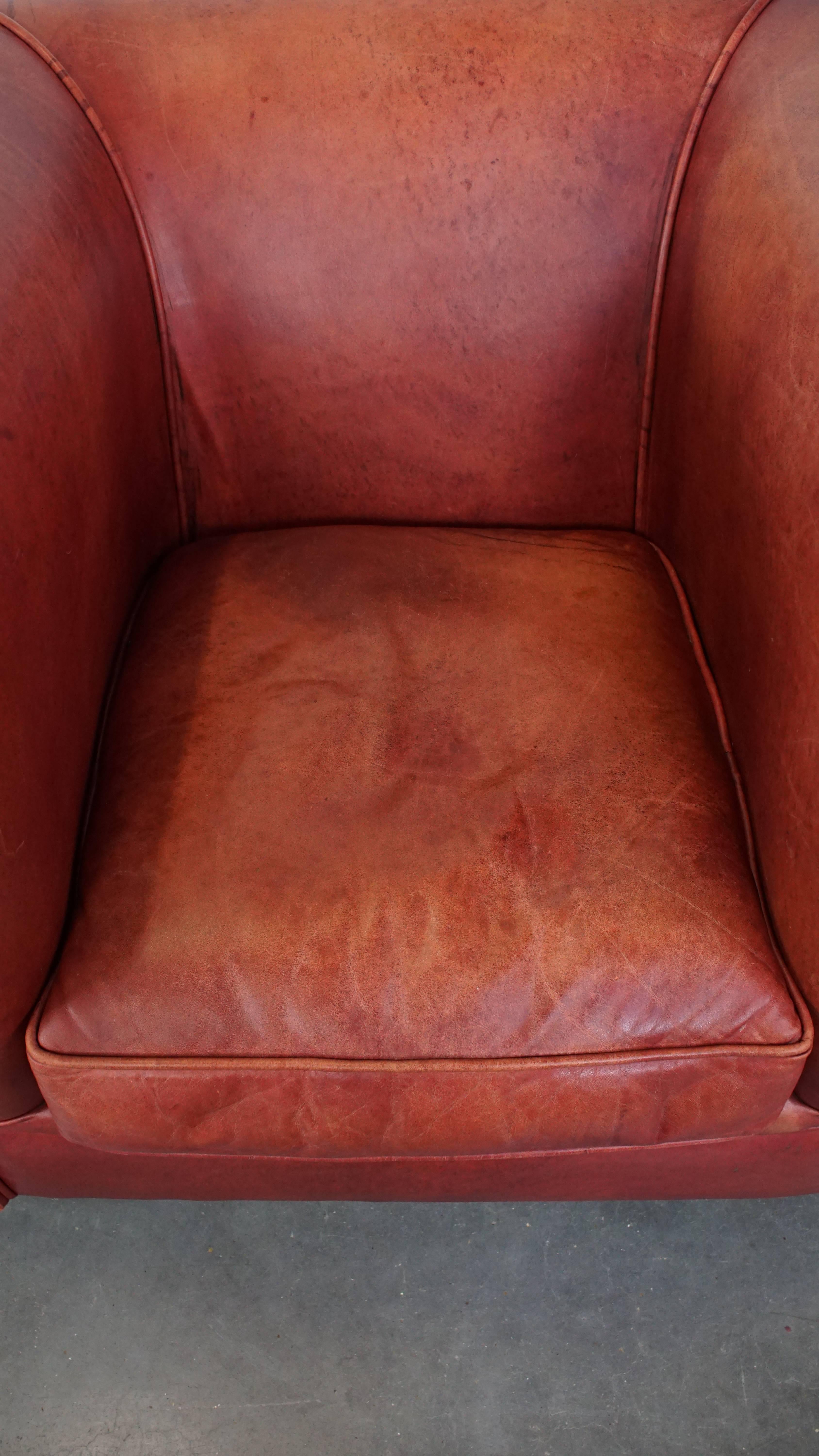 Classic Cowhide Leather English Chesterfield Club Chair in a Light Red Tone For Sale 1