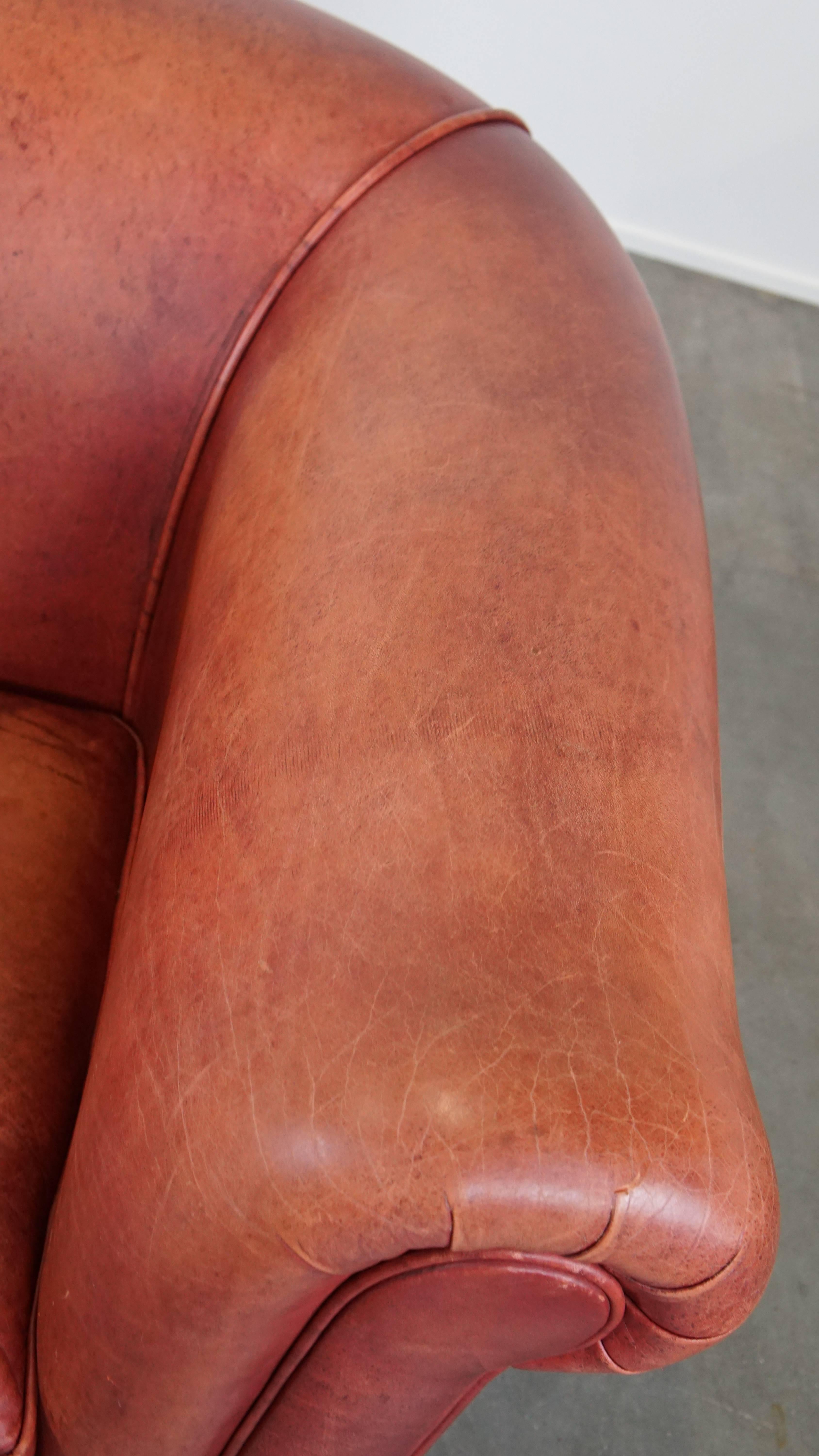Classic Cowhide Leather English Chesterfield Club Chair in a Light Red Tone For Sale 3