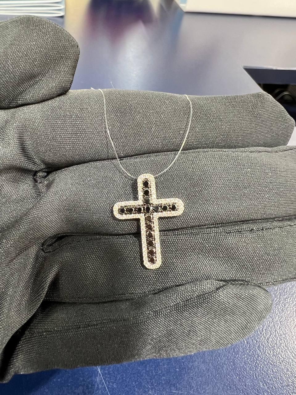 Classic Cross Black Diamond White 14k Gold Pendant for Her In New Condition For Sale In Montreux, CH