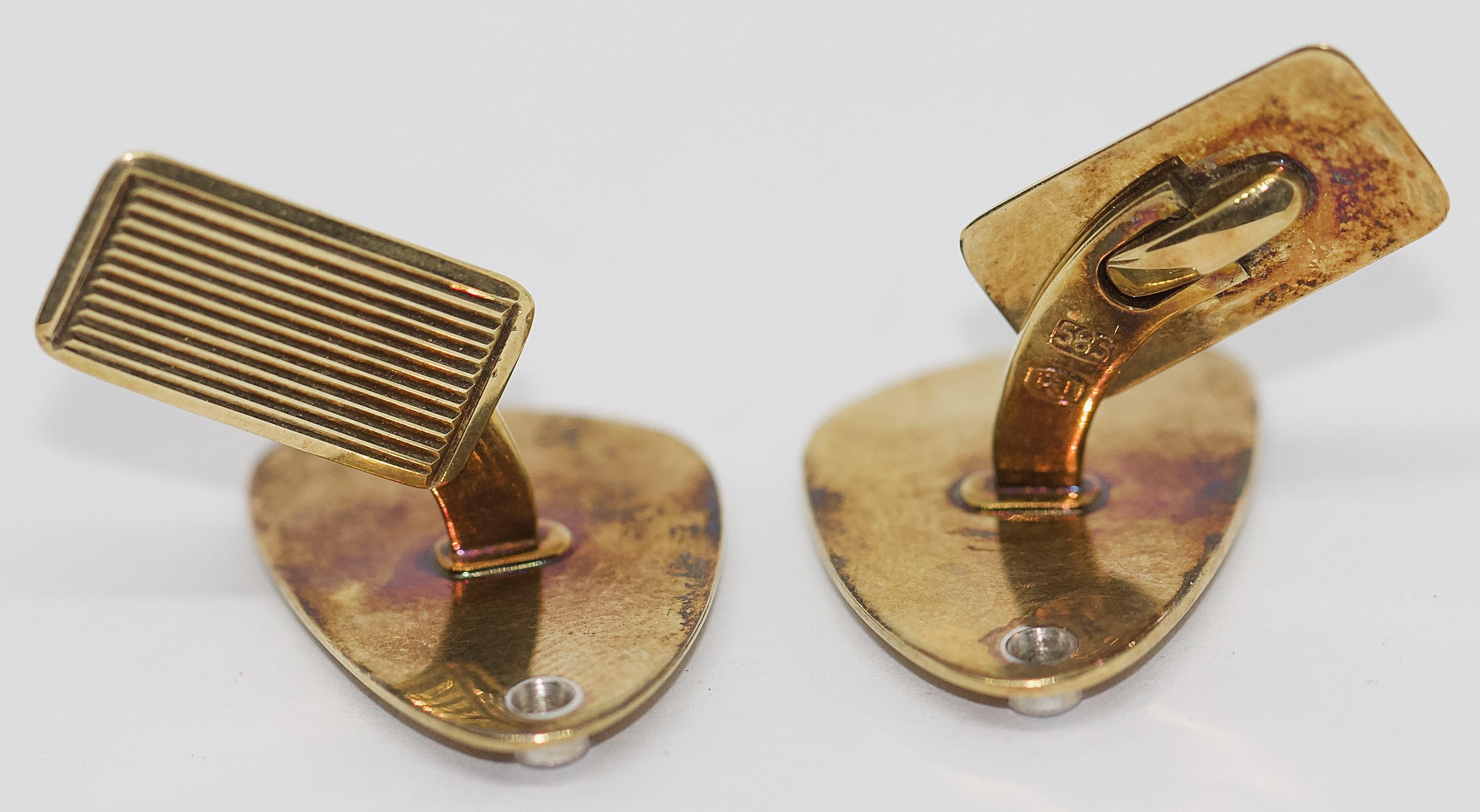 Classic Cufflinks, 14 Karat Yellow Gold with Diamonds In Good Condition For Sale In Berlin, DE